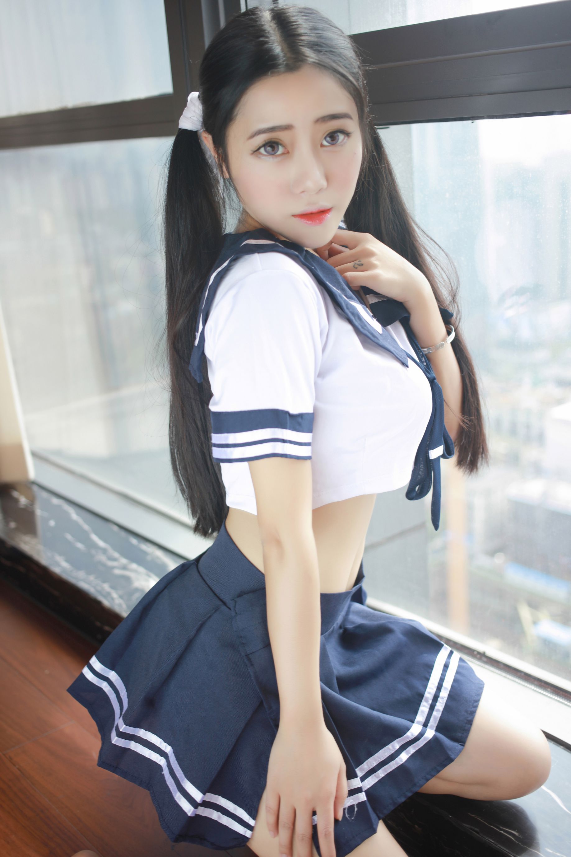 兜豆靓Youlina《3套性感制服系列》 模范学院 Vol.032插图1