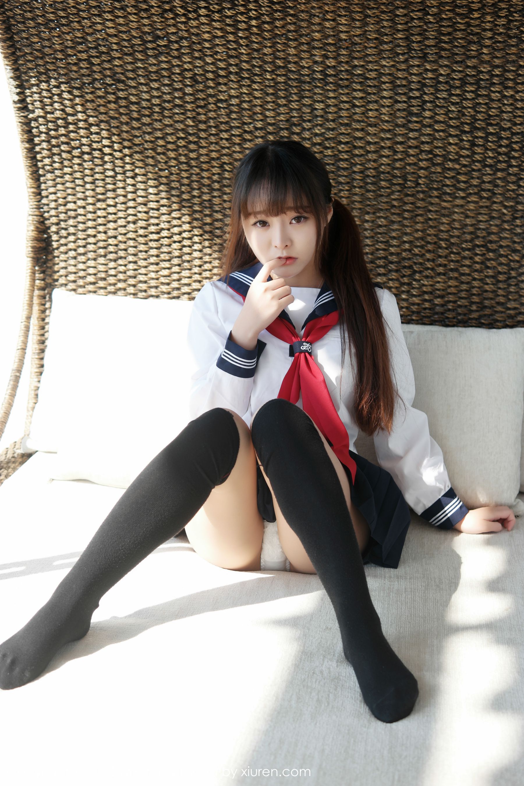 柳侑绮Sevenbaby《大理旅拍》水手服诱惑少女 模范学院 Vol.002