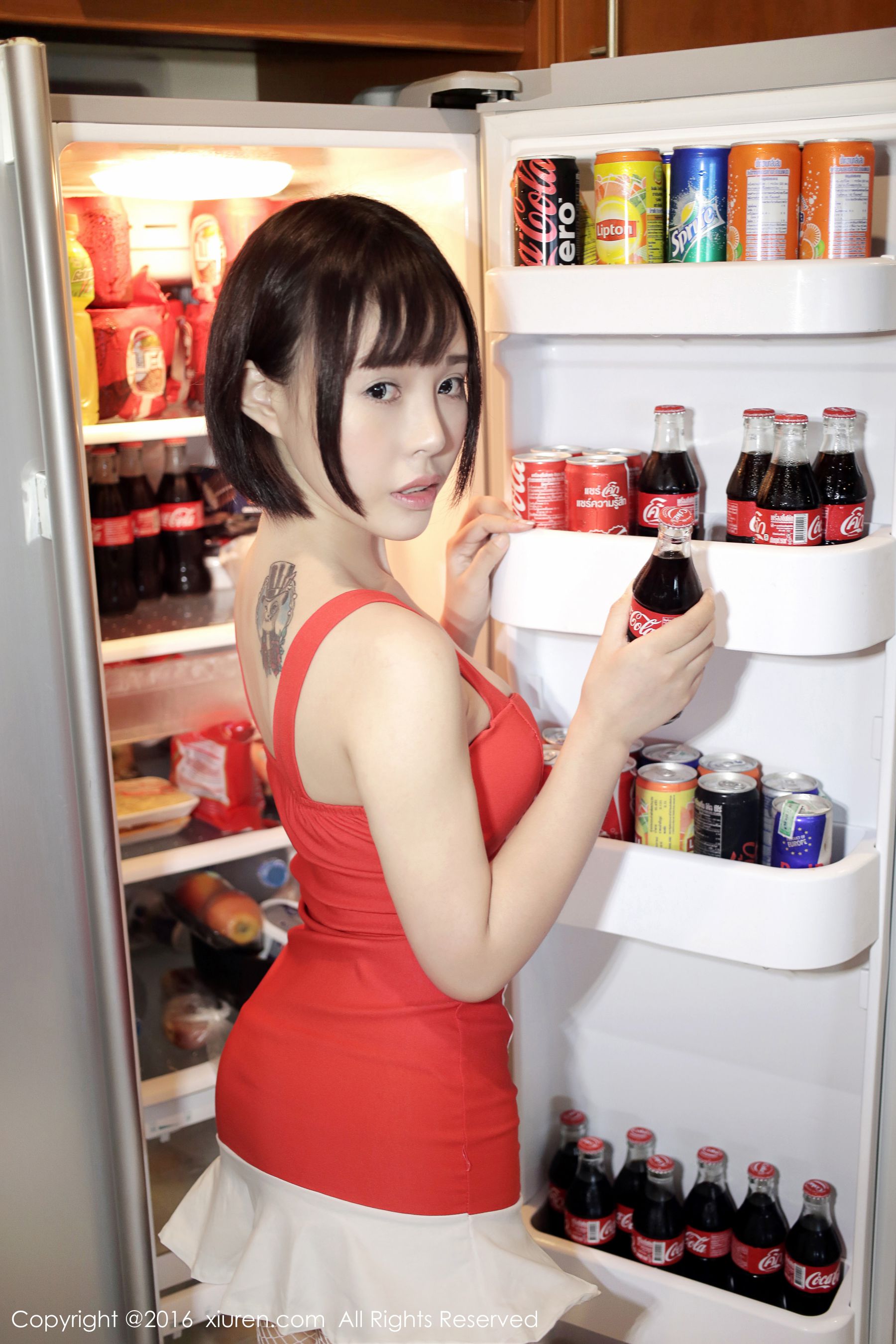 Evelyn艾莉《小红裙》 秀人网 No.665插图2