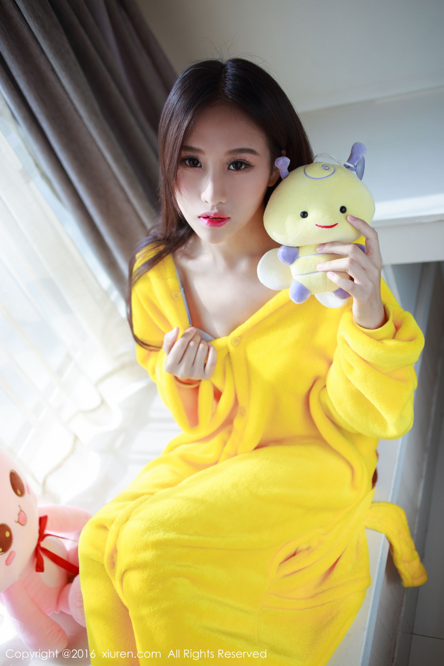 月音瞳《皮卡丘和学生制服》 秀人网 No.646插图1