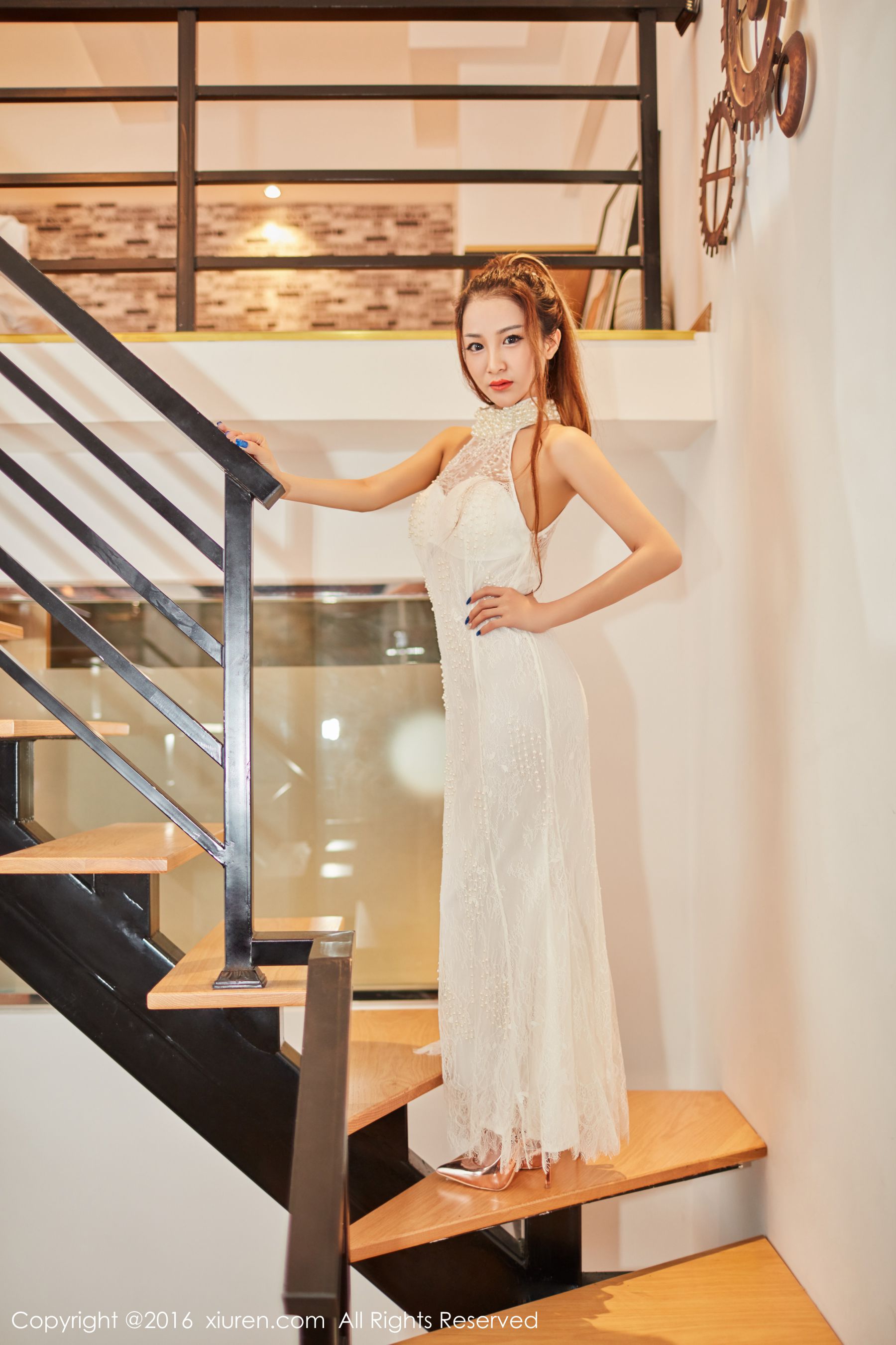 Sugar梁莹《修长的美腿与浑圆的翘臀》 秀人网 No.631插图1