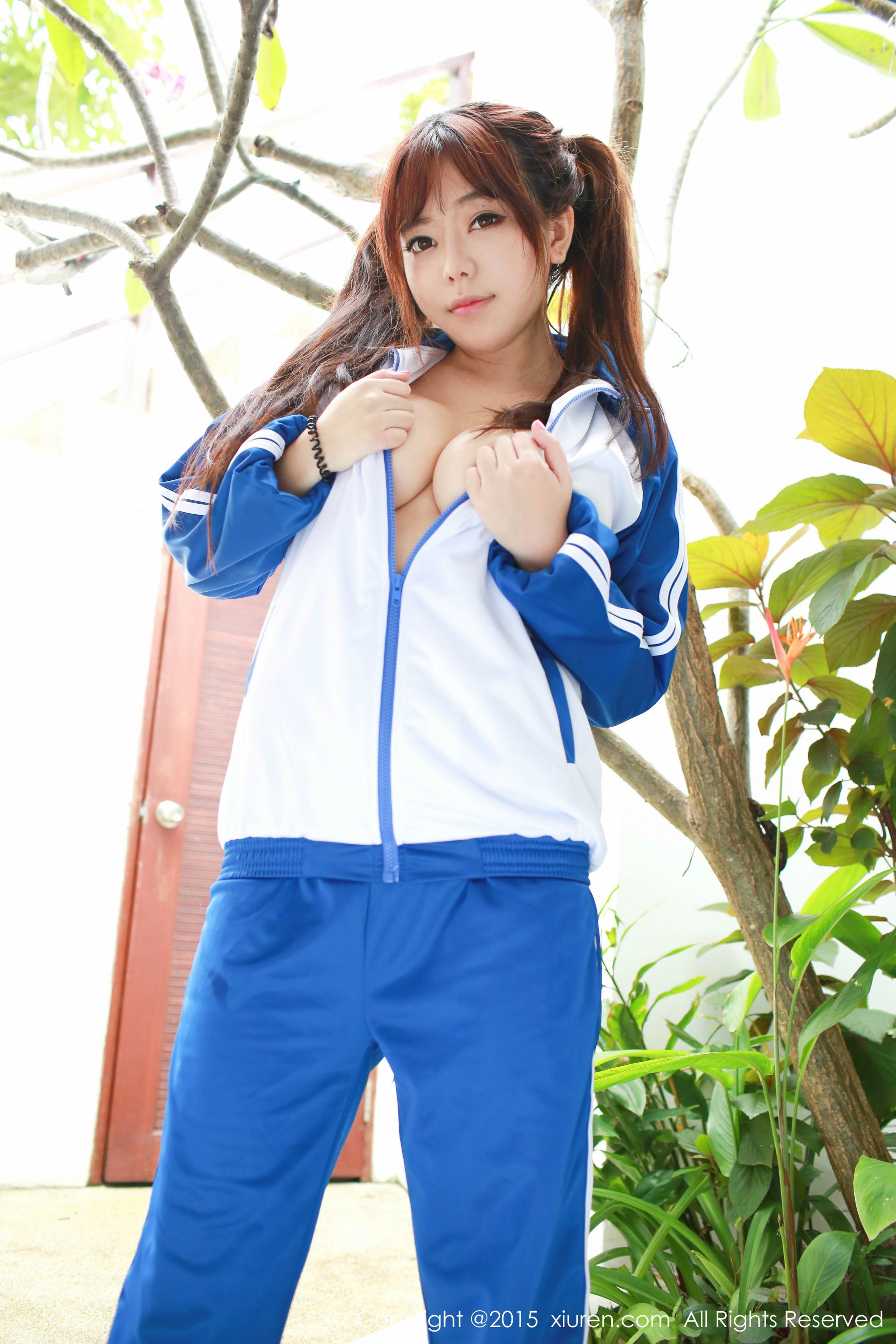 刘飞儿Faye《校服诱惑+比基尼》 秀人网 No.430插图4