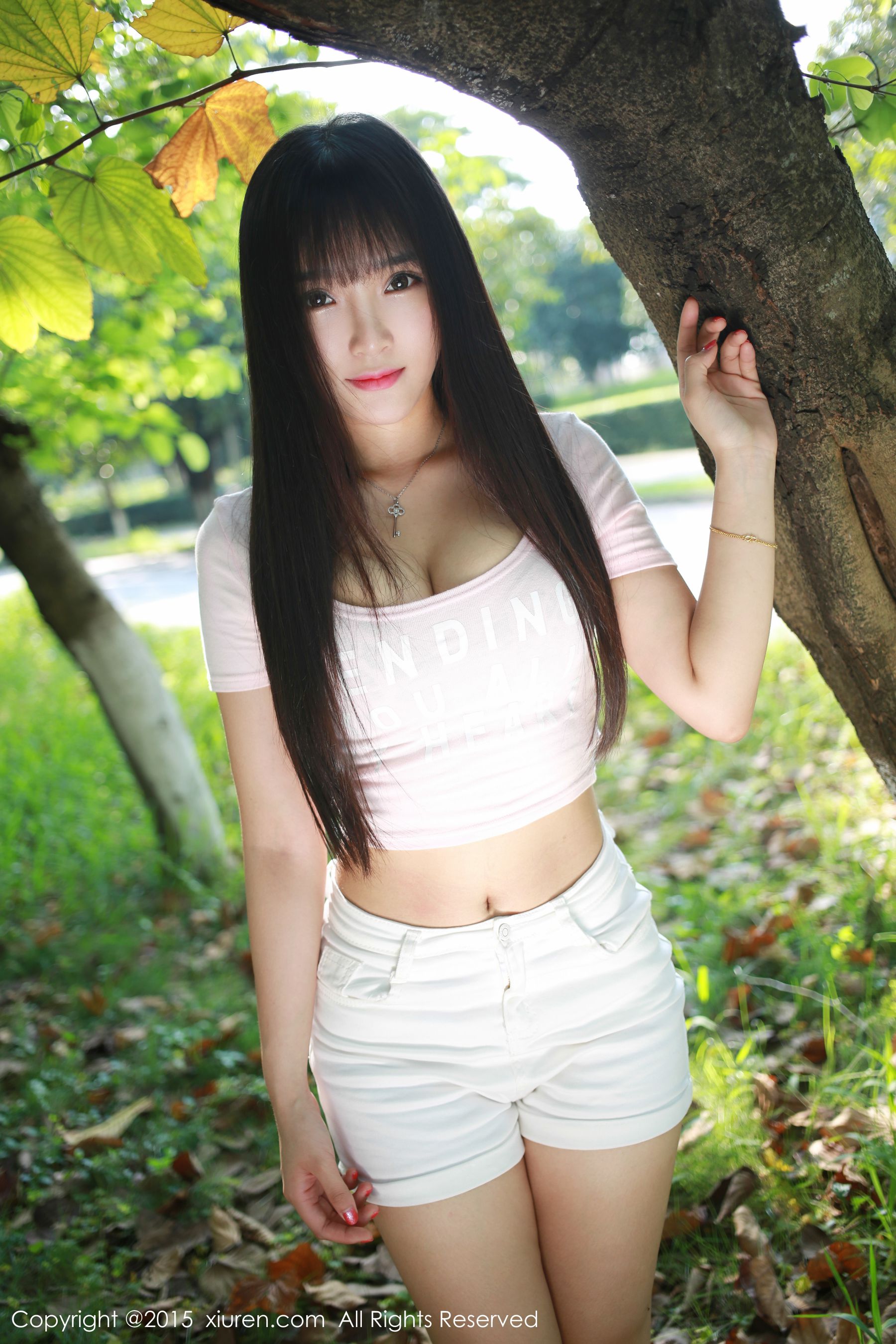 夏瑶baby《清新热裤妹子外拍》 秀人网 No.345插图4