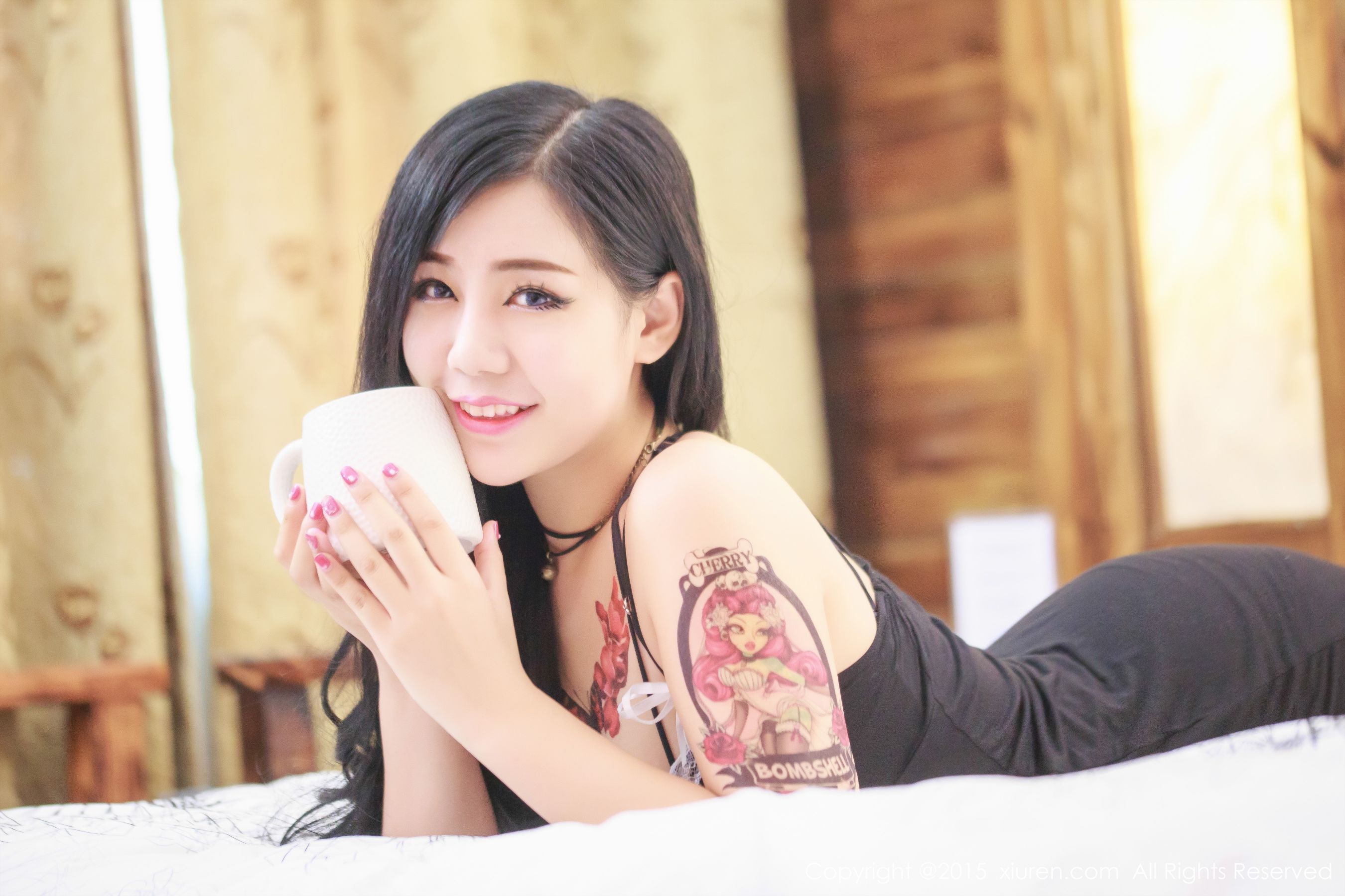 天津妹子旭旭《性感的吊带小睡衣》 秀人网 No.356插图9