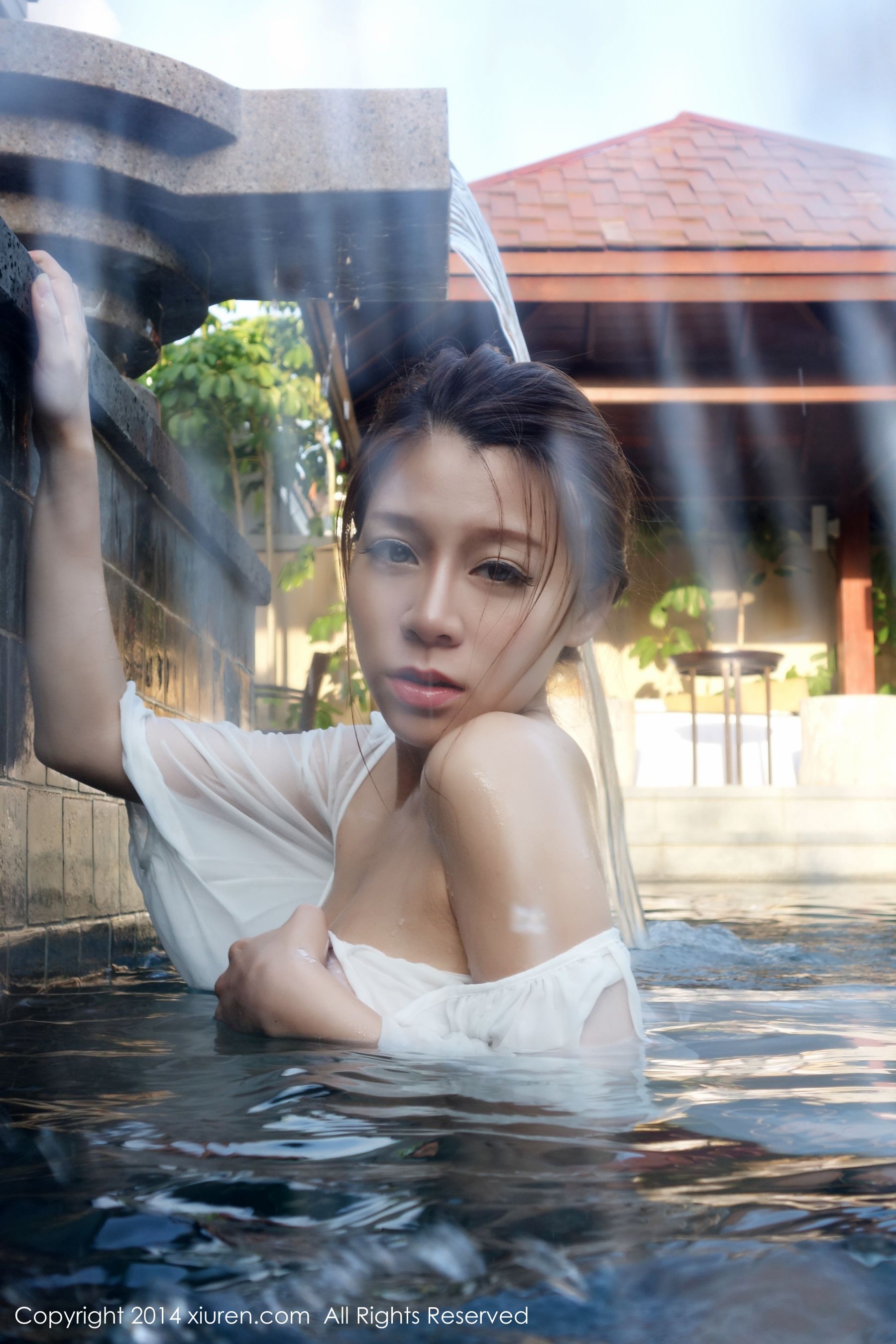 Vetiver嘉宝贝儿《三亚旅拍套图》 秀人网 No.144插图1