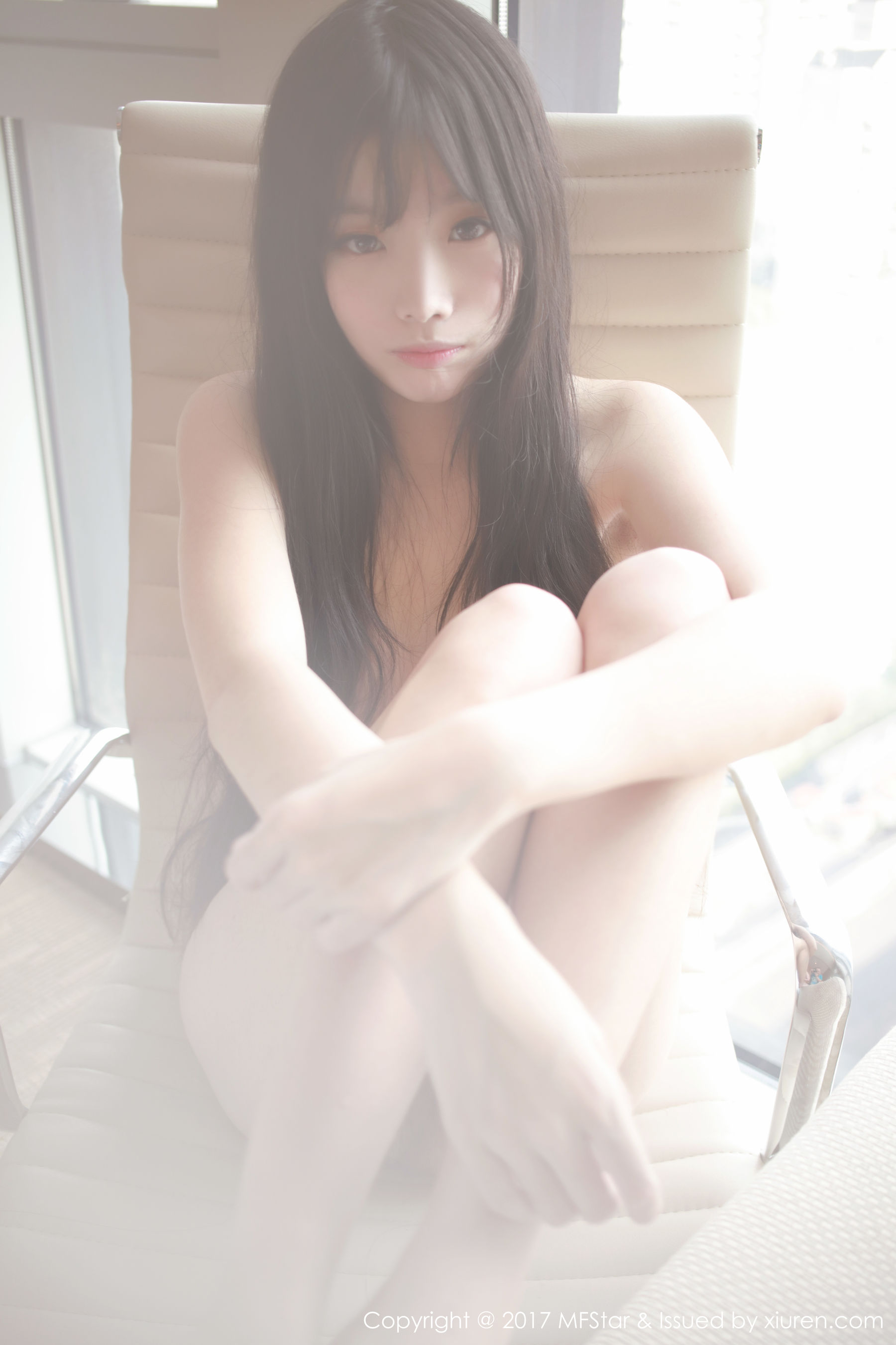 草莓兔兔《雪白肌肤的少女胴体》 模范学院 Vol.083