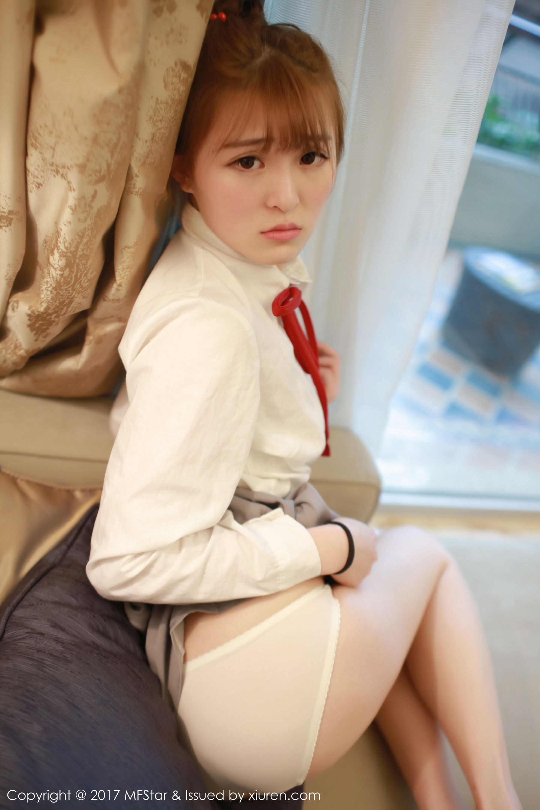 伊小七MoMo《学生装白衬衫+短裙系列》 模范学院 Vol.098插图8