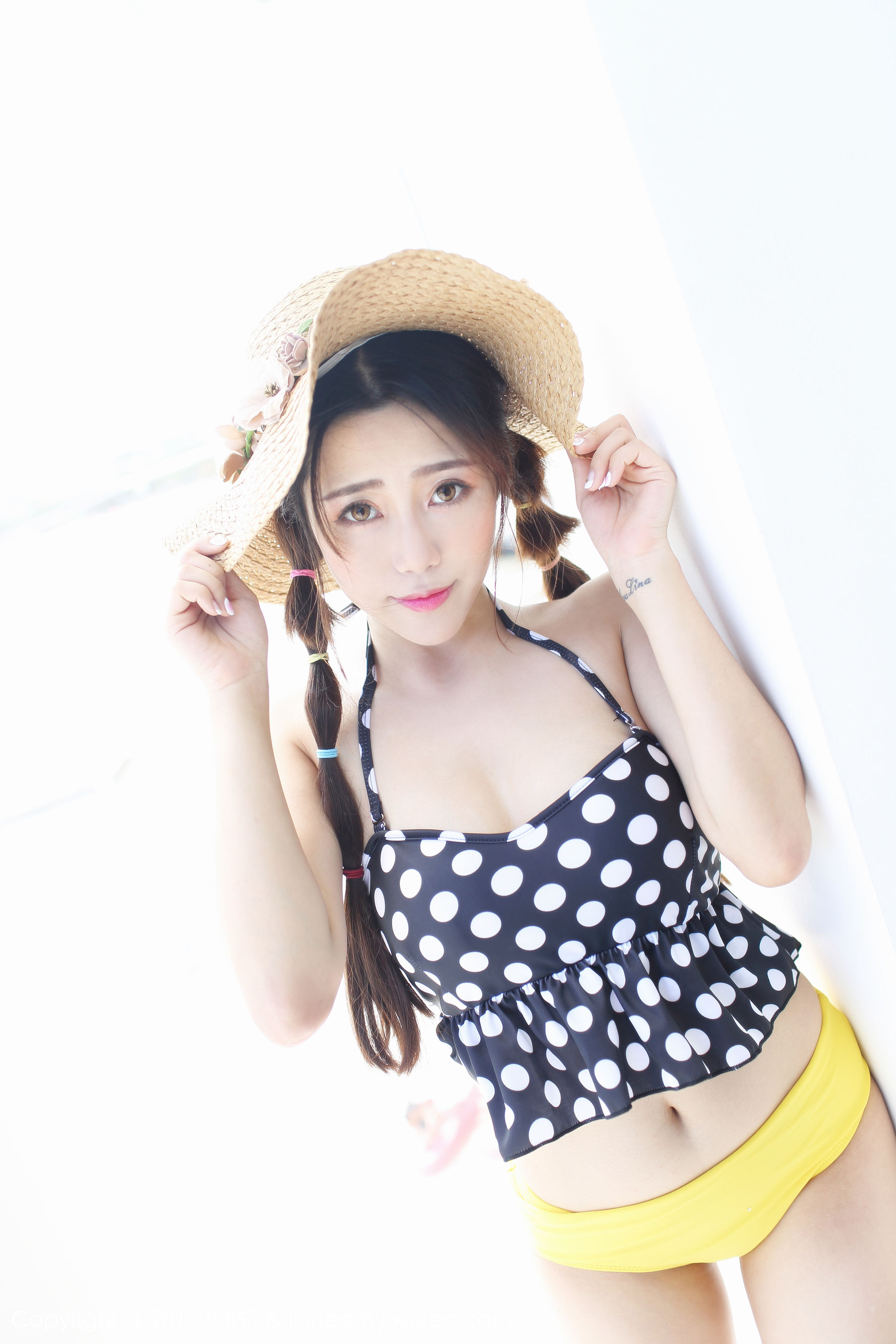 兜豆靓Youlina《长滩旅拍第1套》 爱蜜社 VOL.152插图5