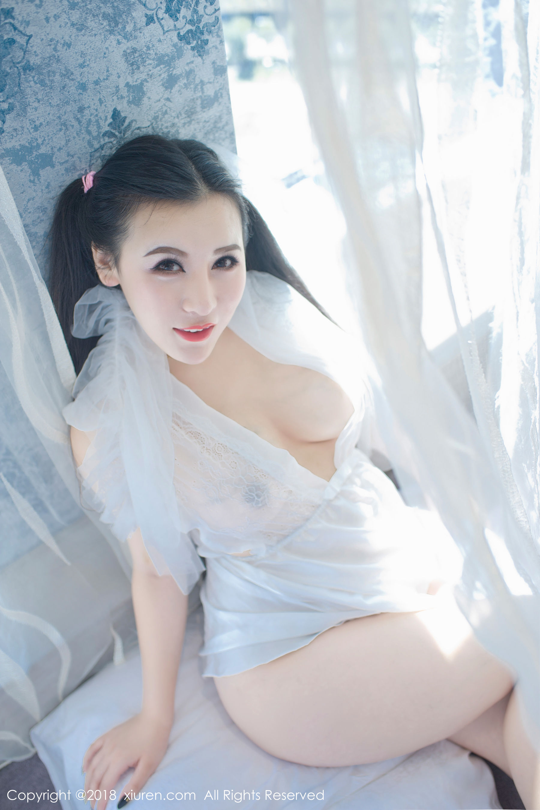 MODEL伊若《蕾丝开胸睡衣和蓝色死库水》 秀人XIUREN No.1034插图9