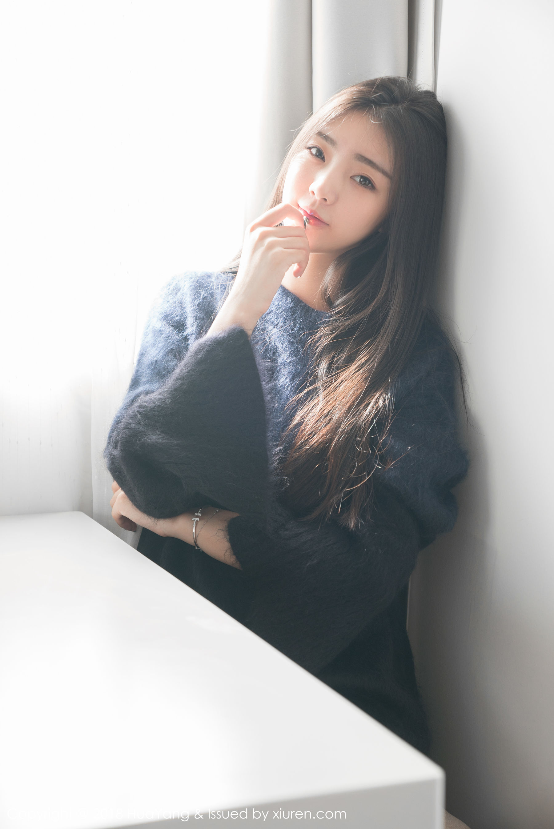 可樂Vicky《毛衣+白衬衫》 花漾 Vol.027插图1