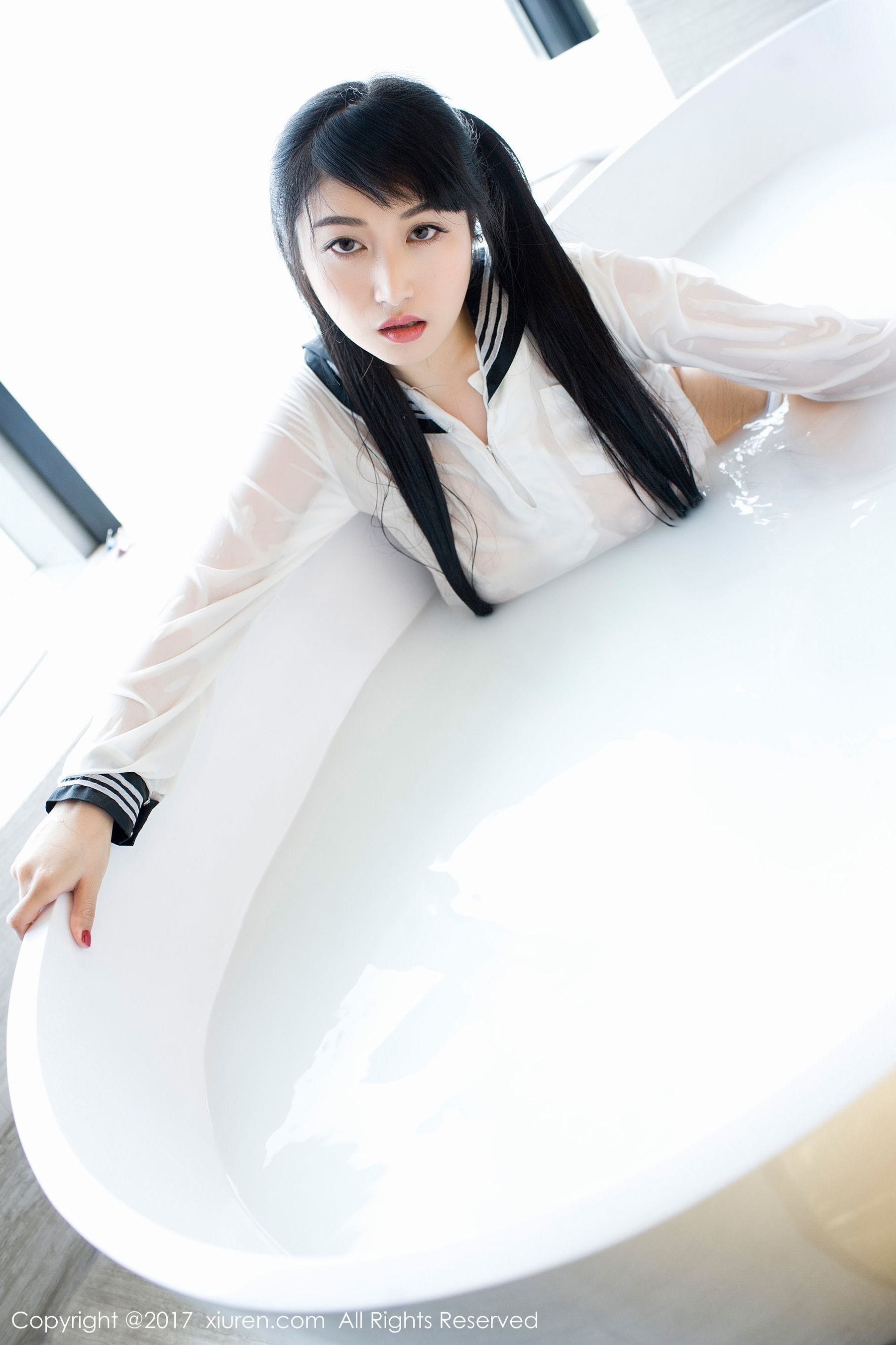 盼盼龙女sunny《牛奶浴学生装+透明学生装+黑色乳贴》 秀人 NO.853插图7