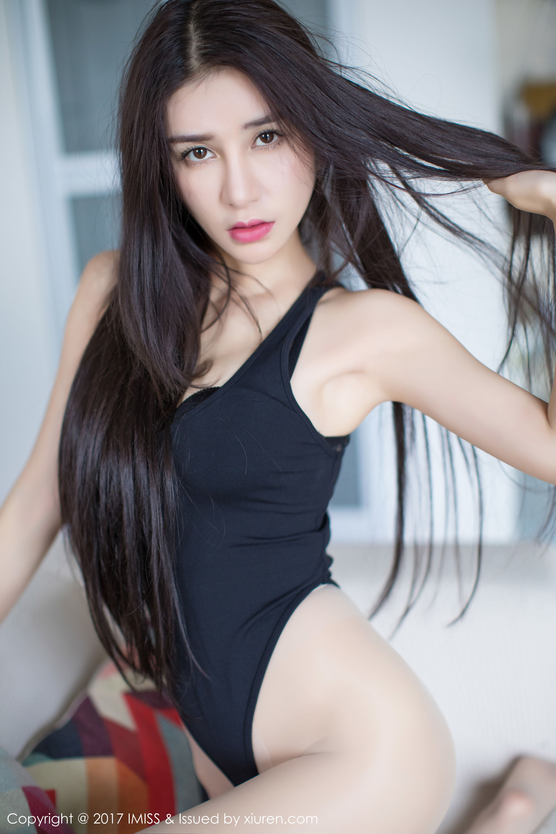 李李七七喜喜《丝袜美腿+大尺度真空锁链》 爱蜜社IMiss VOL.203插图9