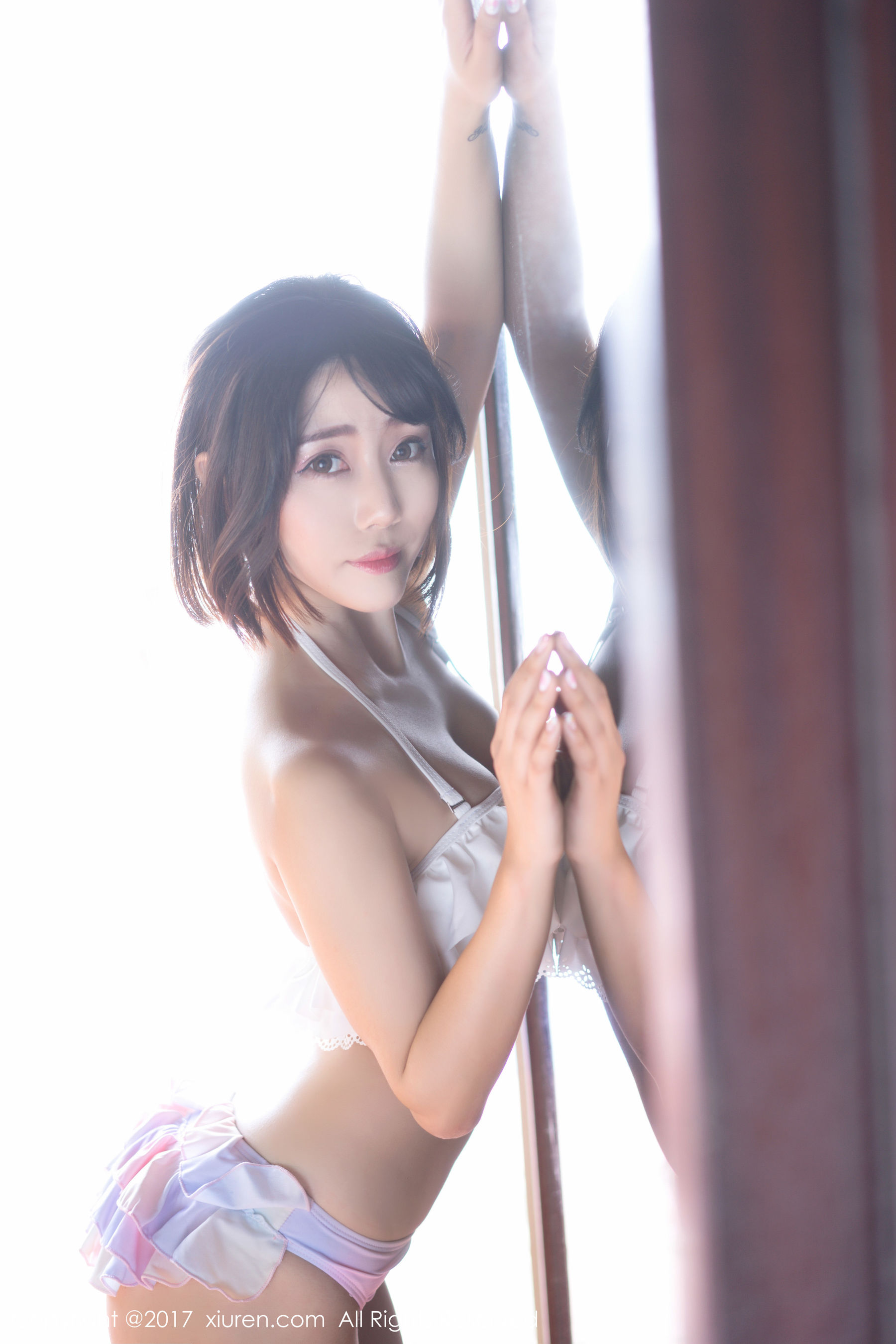 兜豆靓Youlina《室外清新，室内性感特写》 秀人XIUREN NO.814插图9