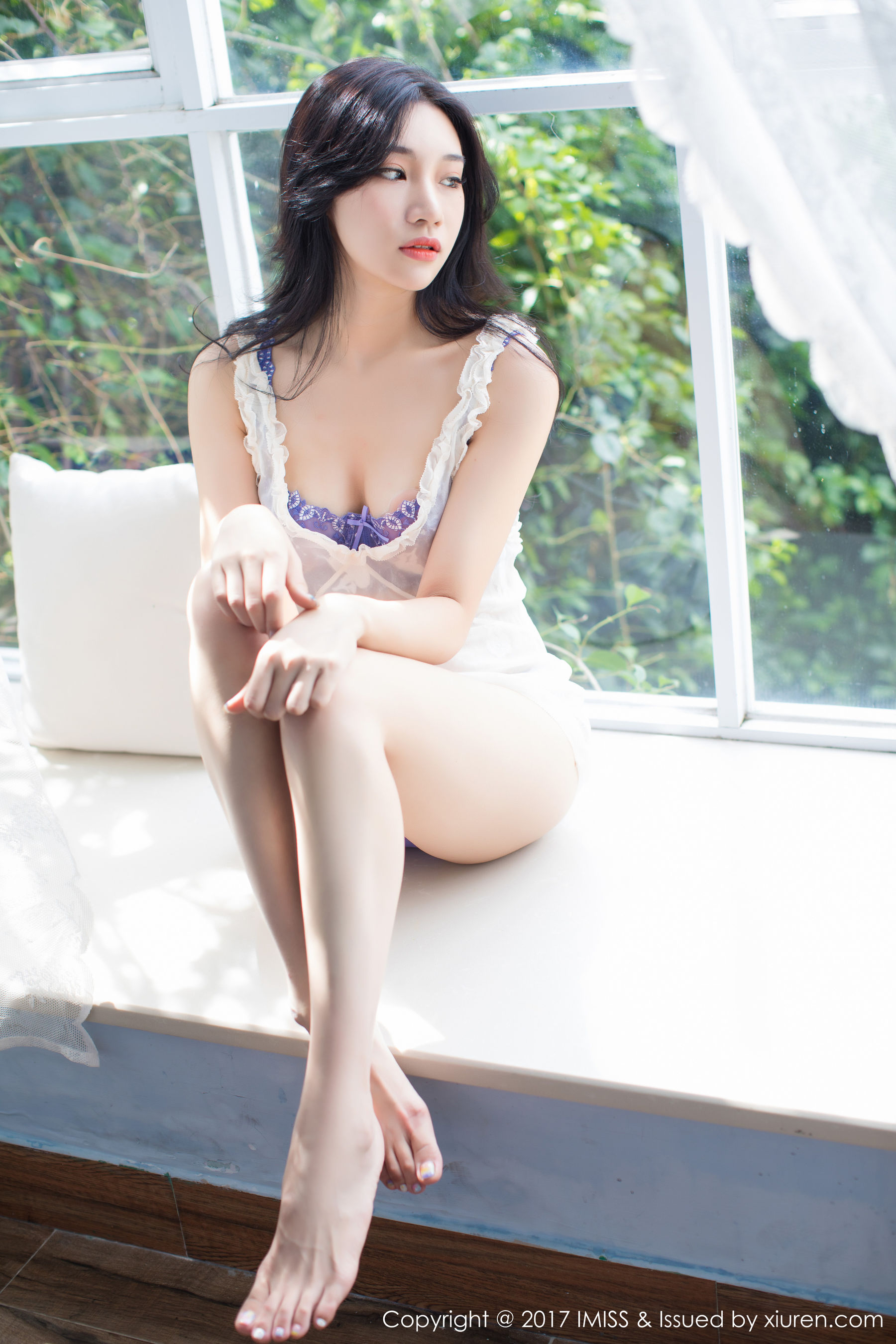 小狐狸Sica《黑丝蕾丝与美腿的上演极度诱惑》 爱蜜社IMiss Vol.187插图1