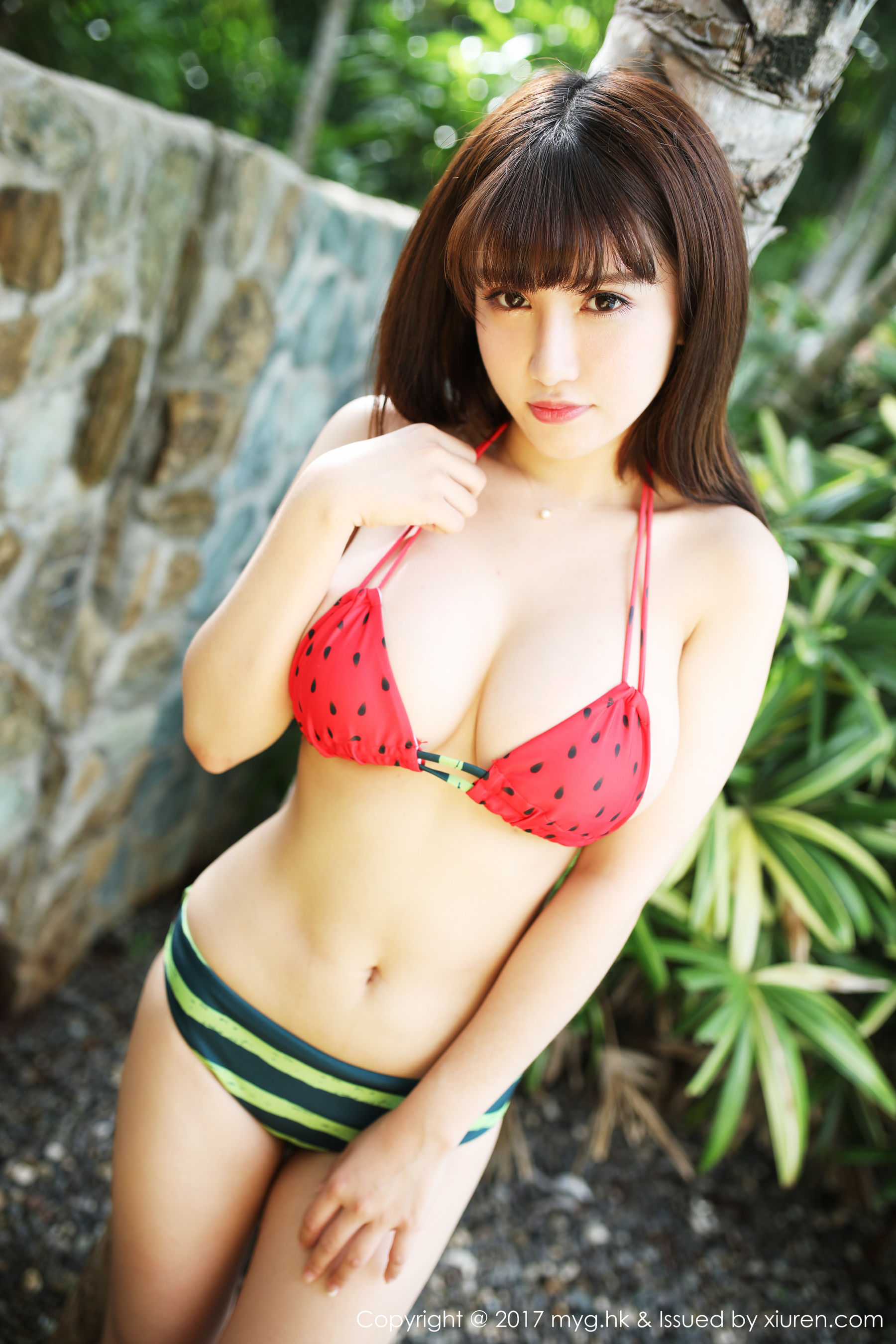 K8傲娇萌萌Vivian《泳池比基尼+性感睡衣系列》 美媛馆 Vol.265插图4