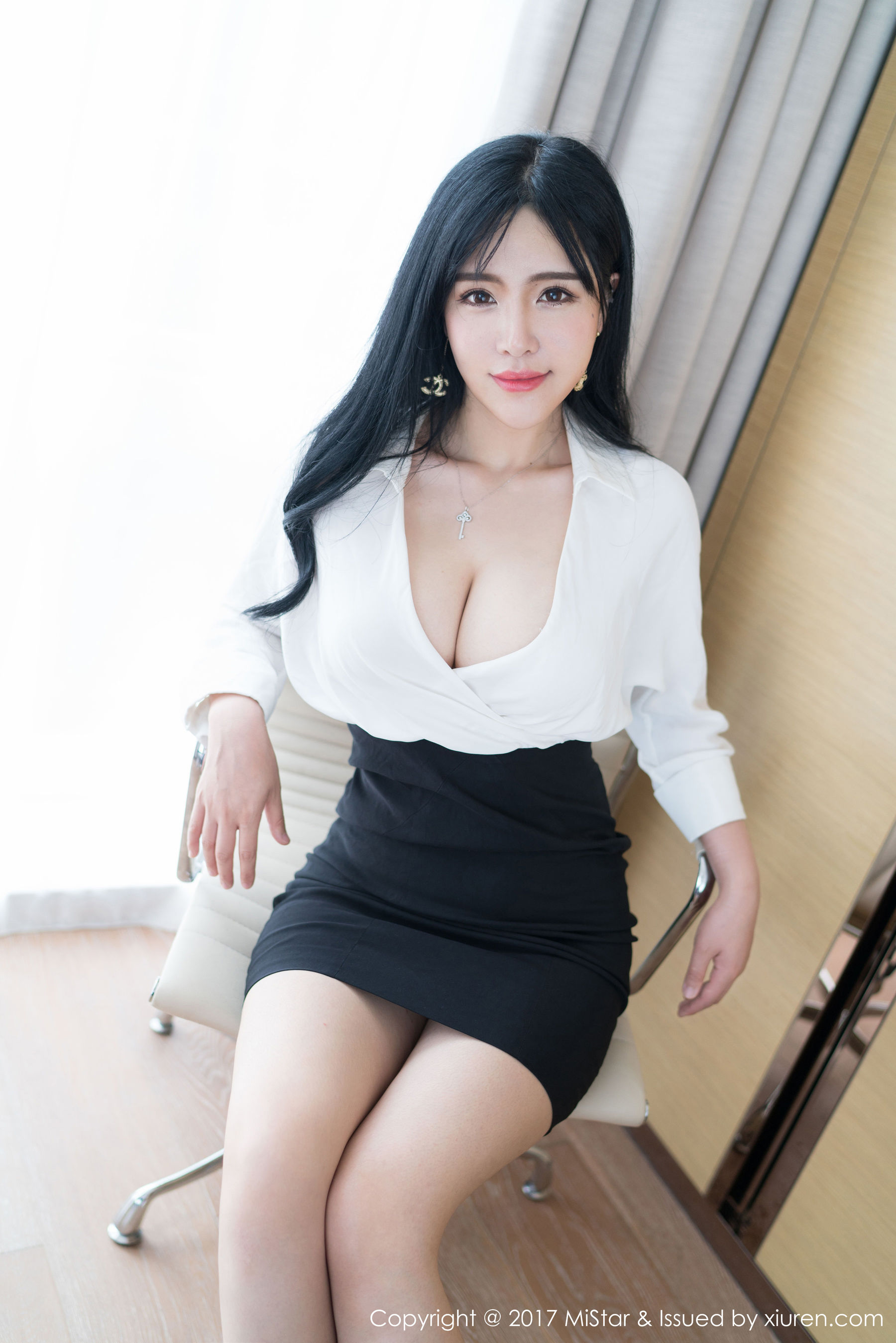刘钰儿《性感OL秘书系列》 魅妍社 VOL.172插图7