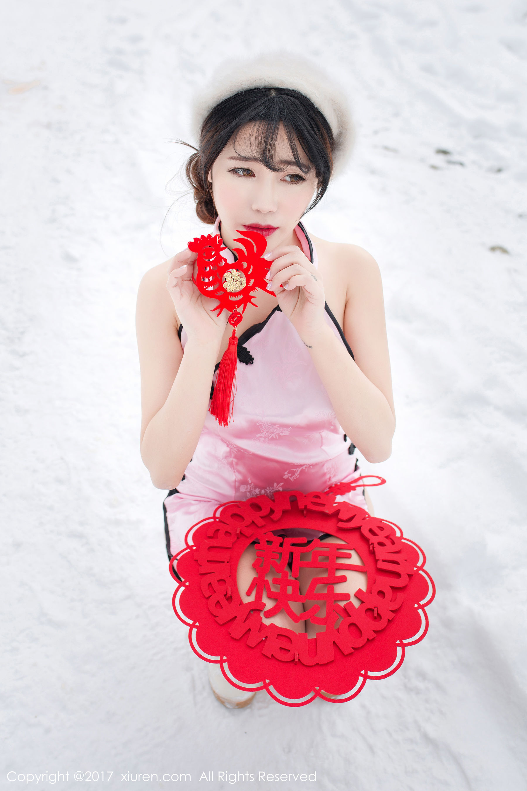 兜豆靓Youlina《新年贺岁》 秀人网XIUREN No.686插图3