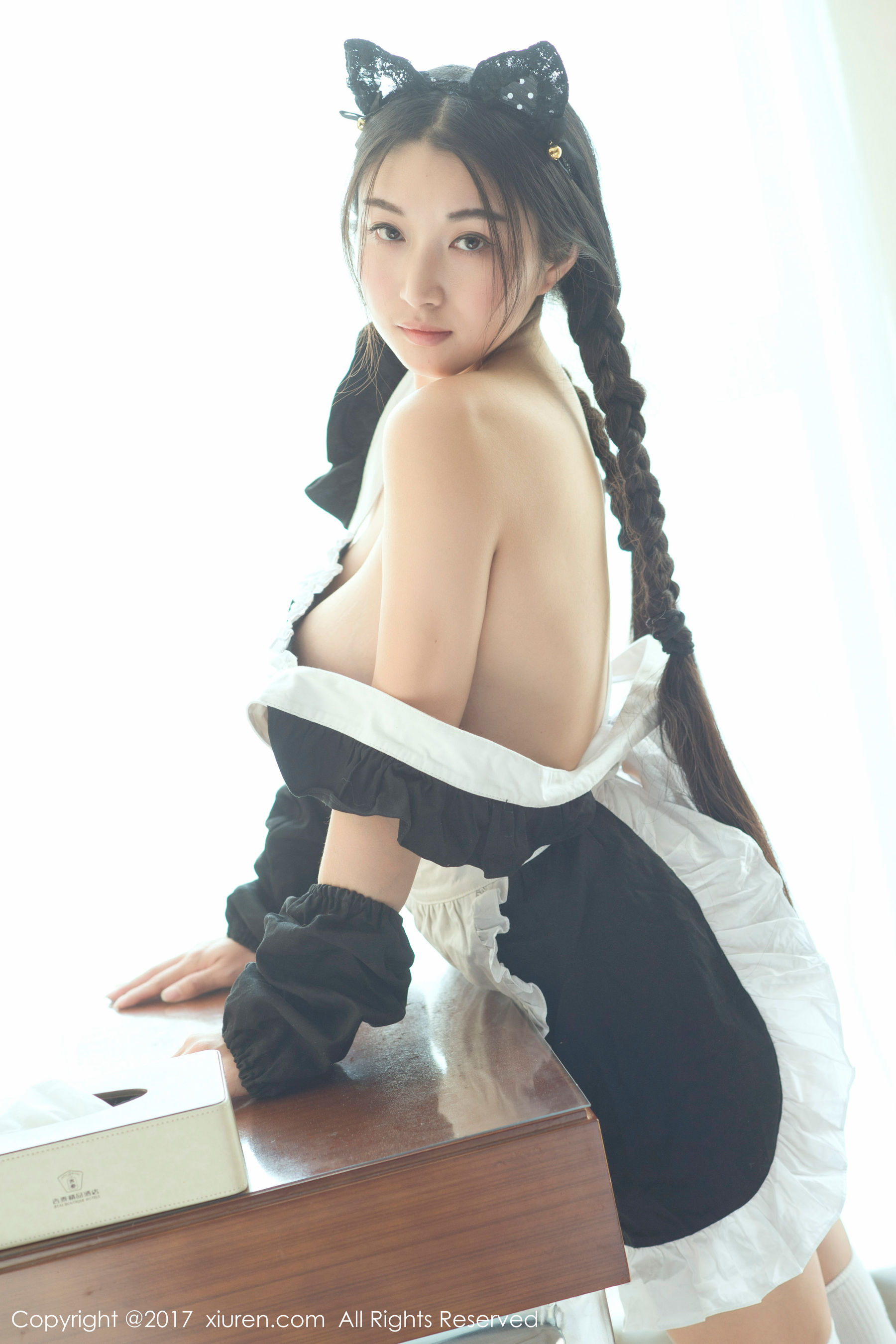 盼盼已鸠《透明旗袍和日系女仆装》 秀人网XIUREN No.732插图1