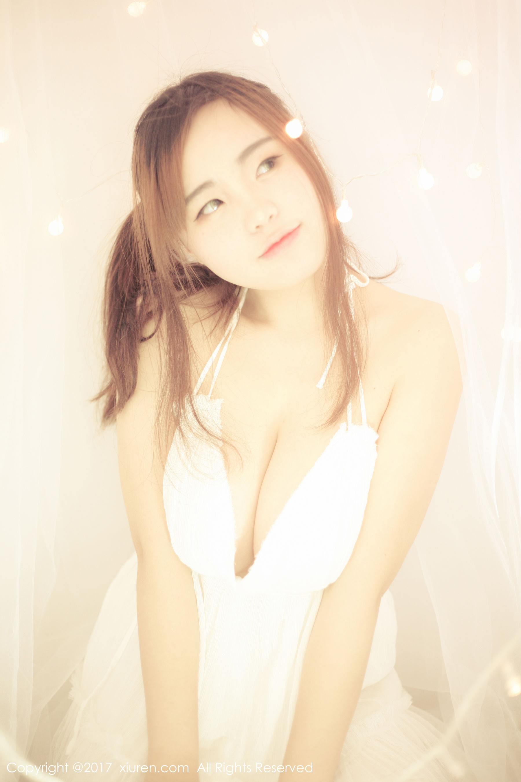 米爱Demon《童颜巨乳的梦幻少女诱惑私房》 秀人网XIUREN No.744插图2