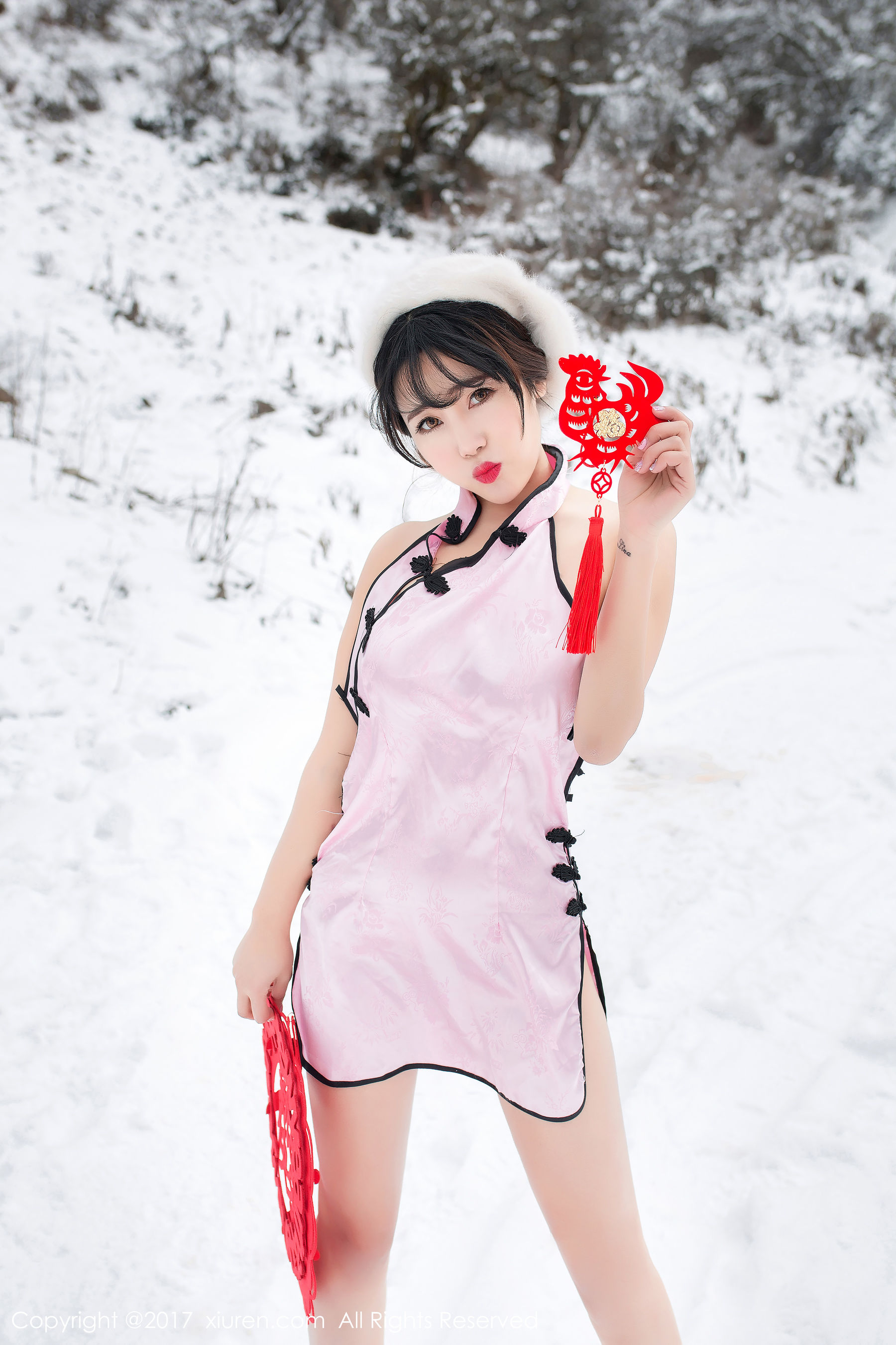 兜豆靓Youlina《新年贺岁》 秀人网XIUREN No.686插图8