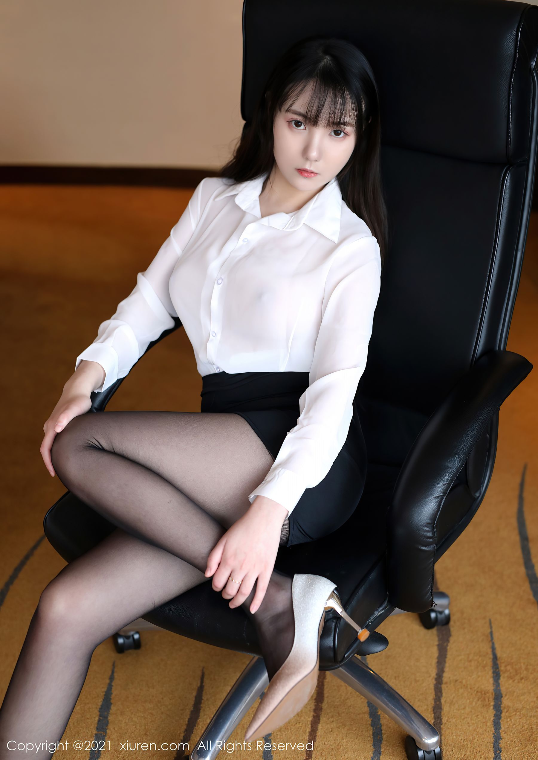 秀人XIUREN No.3076 揉揉肉肉插图4