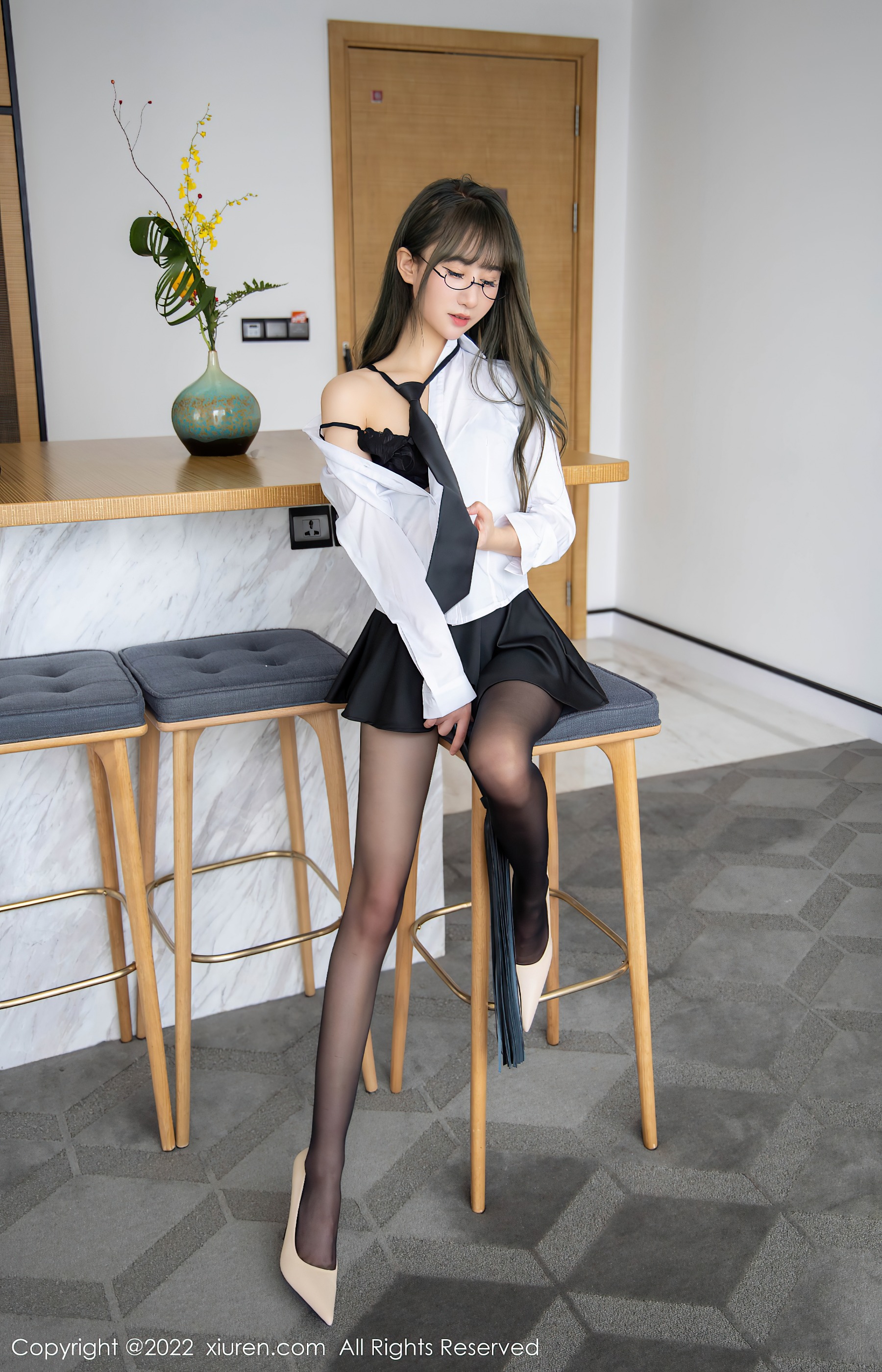 秀人网 No.4789 小果冻儿 白T学生装