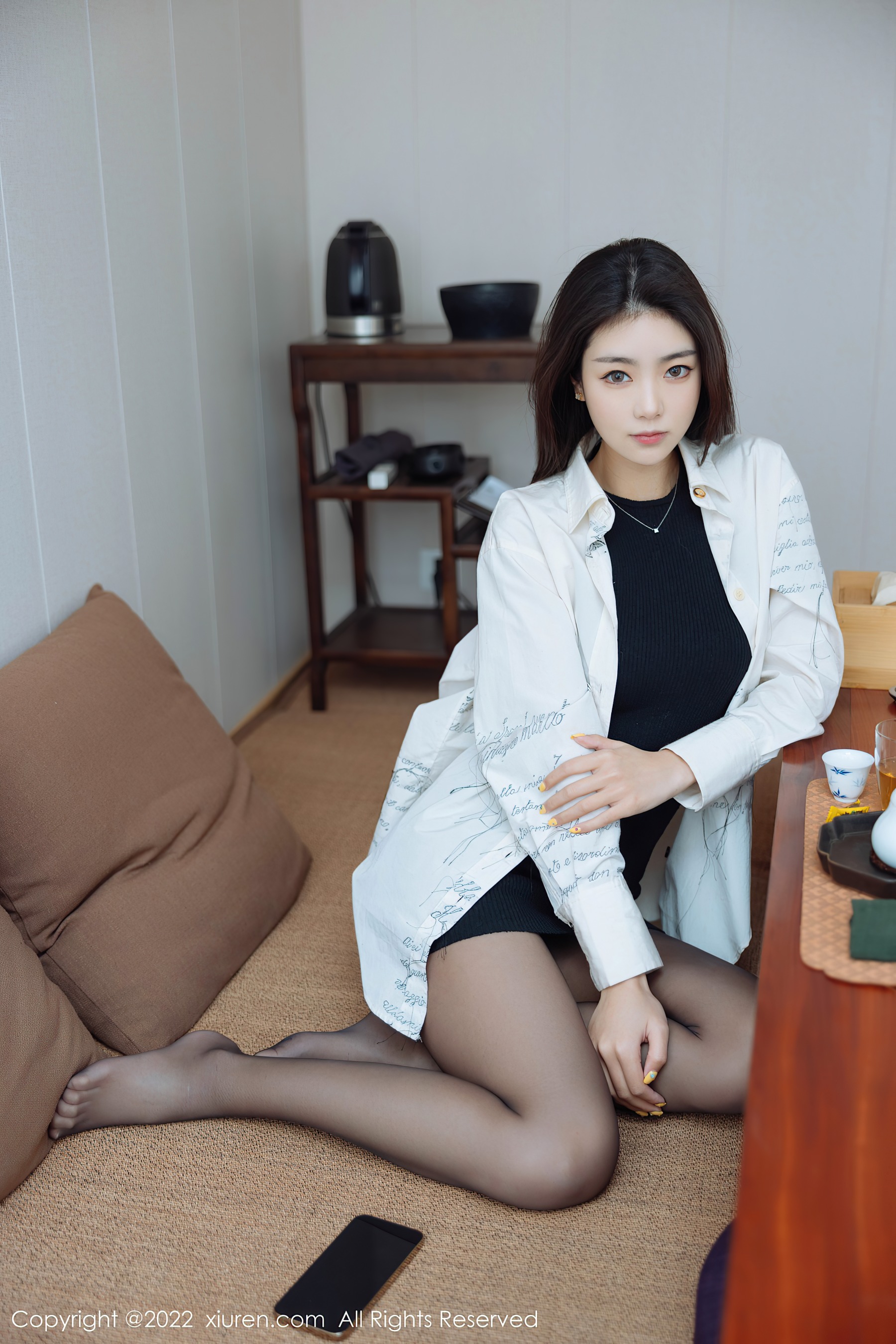 秀人网 No.4832 可樂Vicky 黑丝美腿插图3