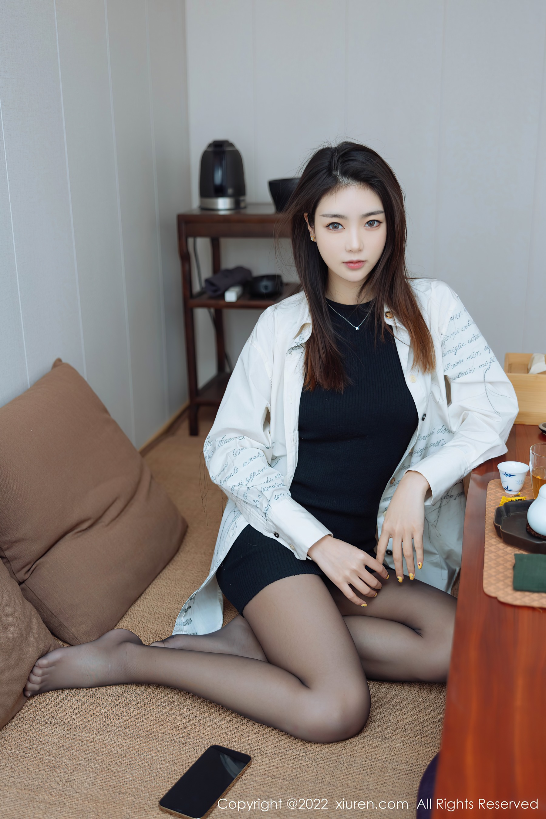秀人网 No.4832 可樂Vicky 黑丝美腿插图2