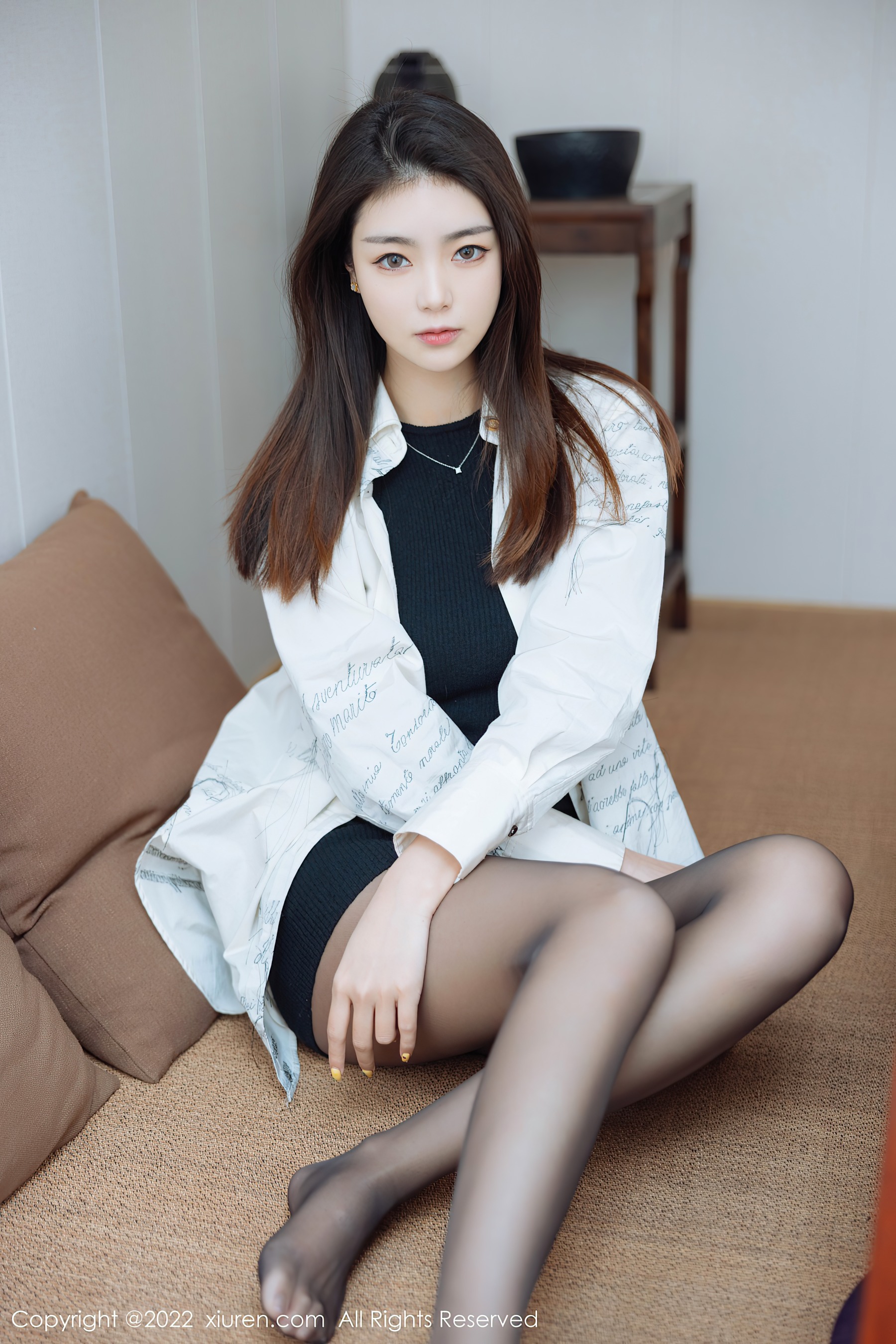 秀人网 No.4832 可樂Vicky 黑丝美腿插图5