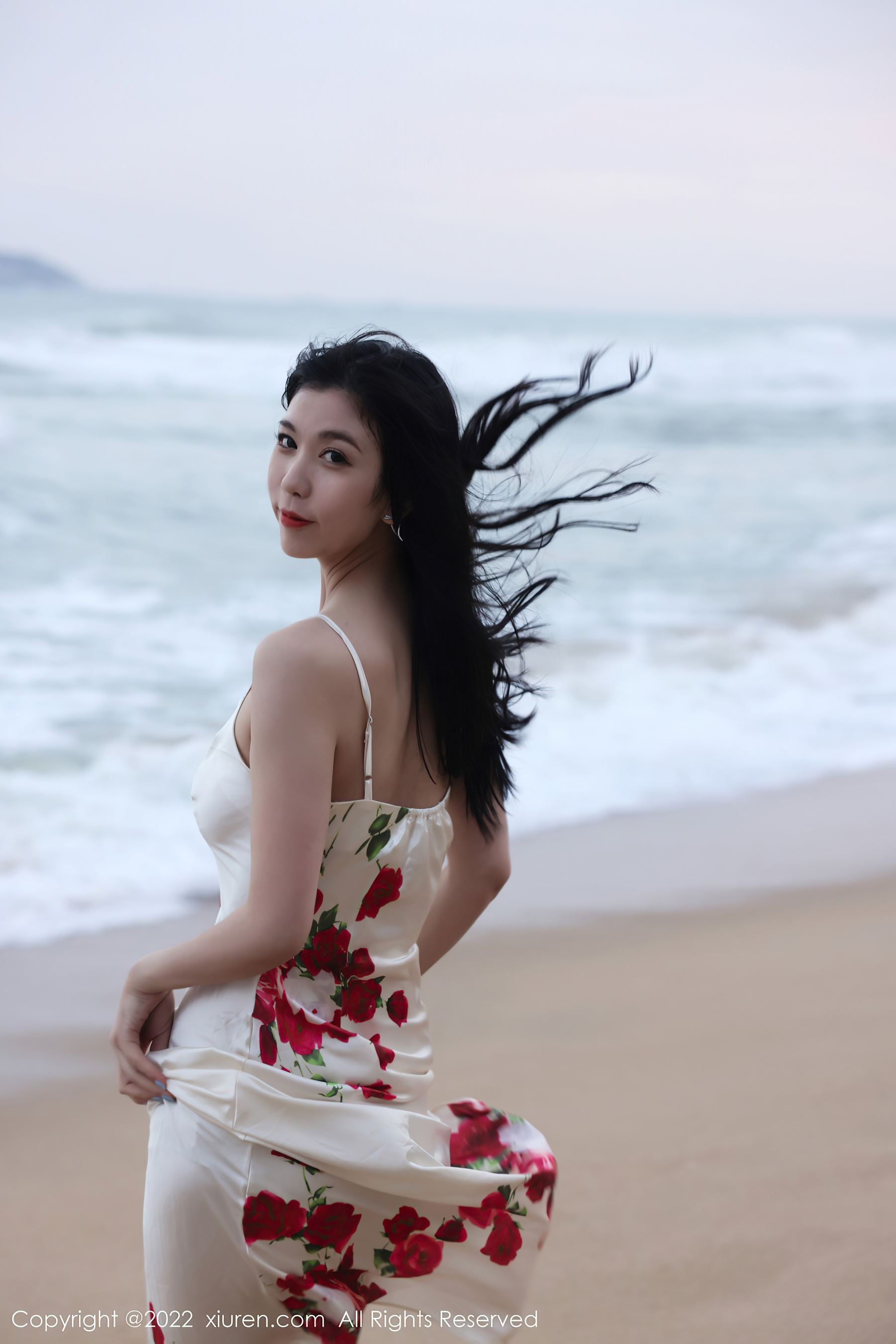 秀人网 No.4915 李雅柔182CM 海边美女性感写真插图6