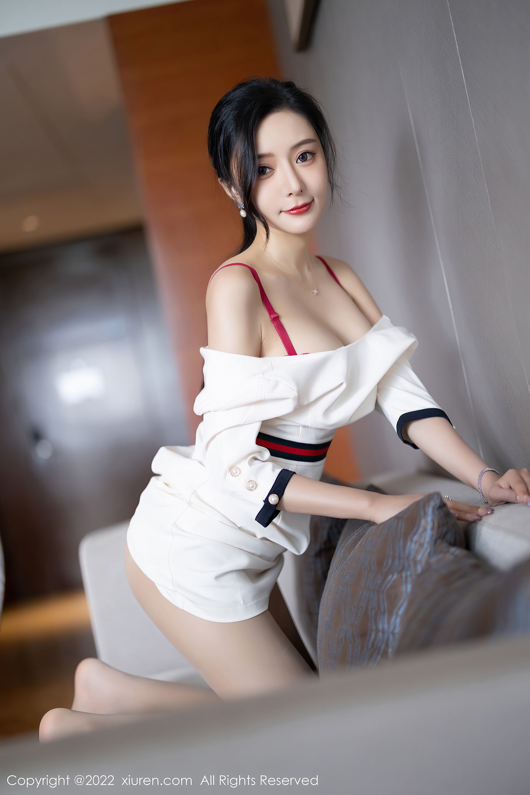 秀人网 No.4963 王馨瑶yanni 制服丝袜插图2
