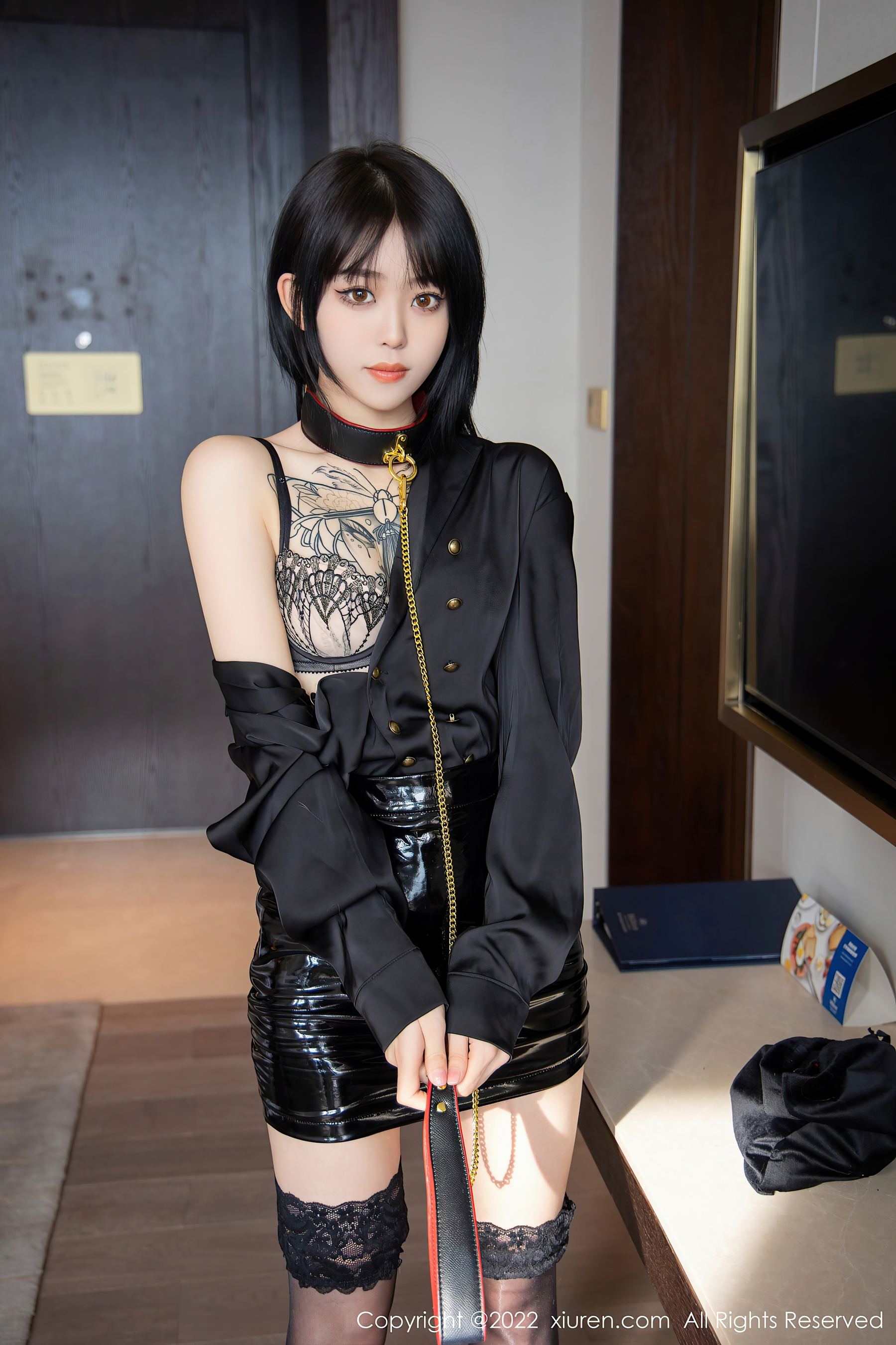 秀人网 No.4927 奶瓶. 黑丝美腿插图4