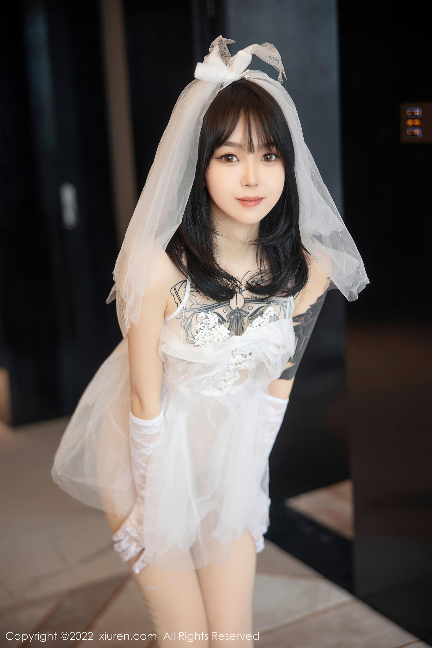 秀人网 No.5212 奶瓶. 婚纱服美腿插图1