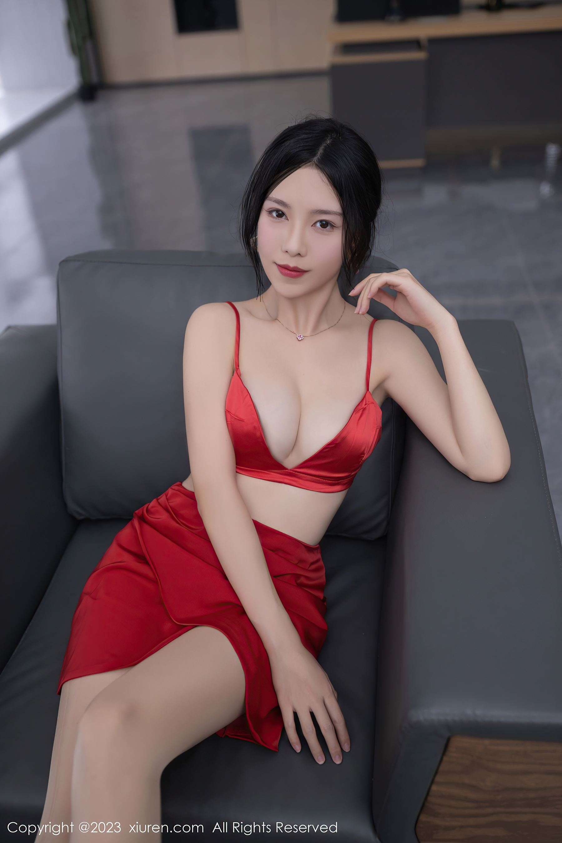秀人网 No.6189 利世 短裙美腿插图2