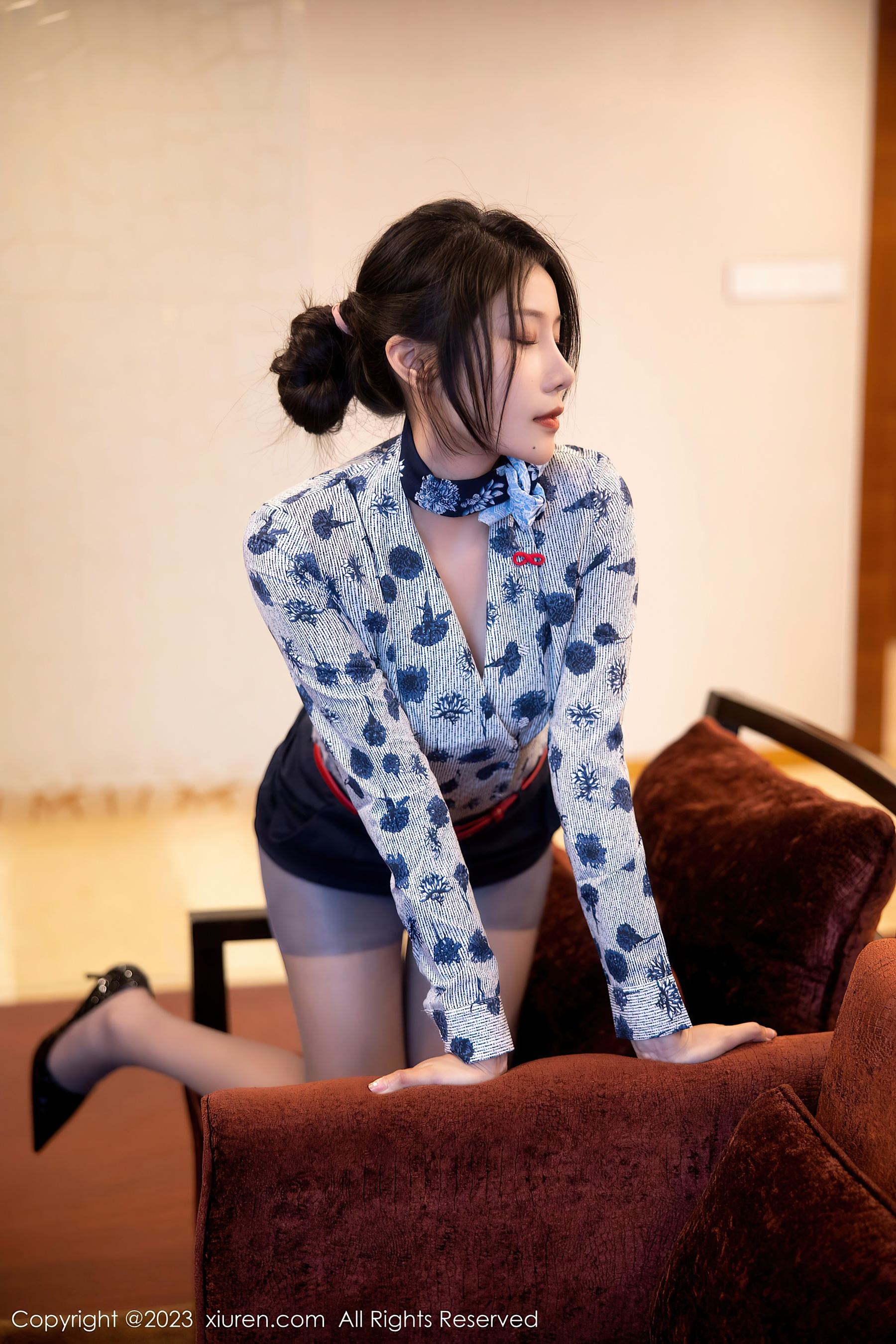 秀人网 No.6338 王楚璇 新人制服短裙插图3