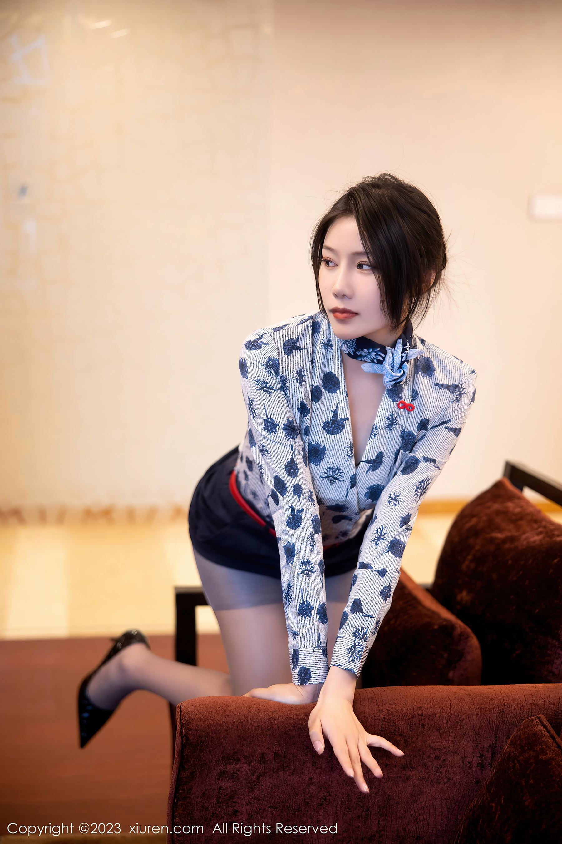 秀人网 No.6338 王楚璇 新人制服短裙插图4