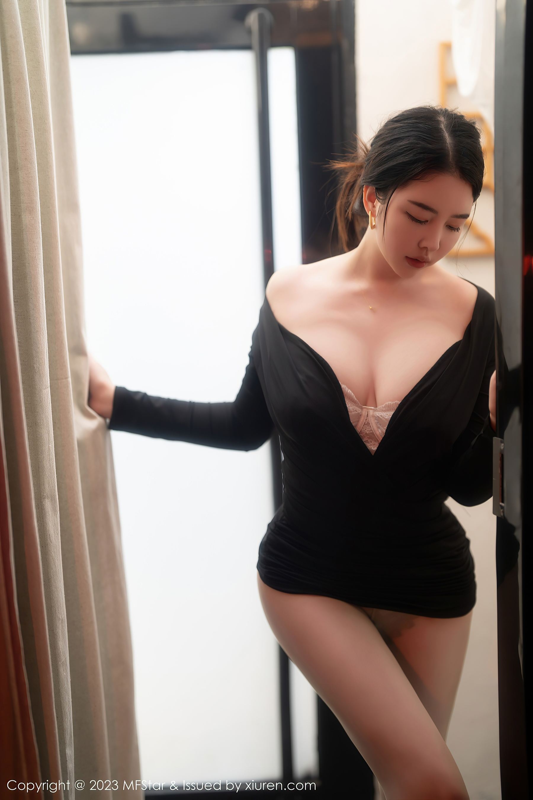 模范学院 VOL.596 樱桃小犊子 丰腴美臀插图1