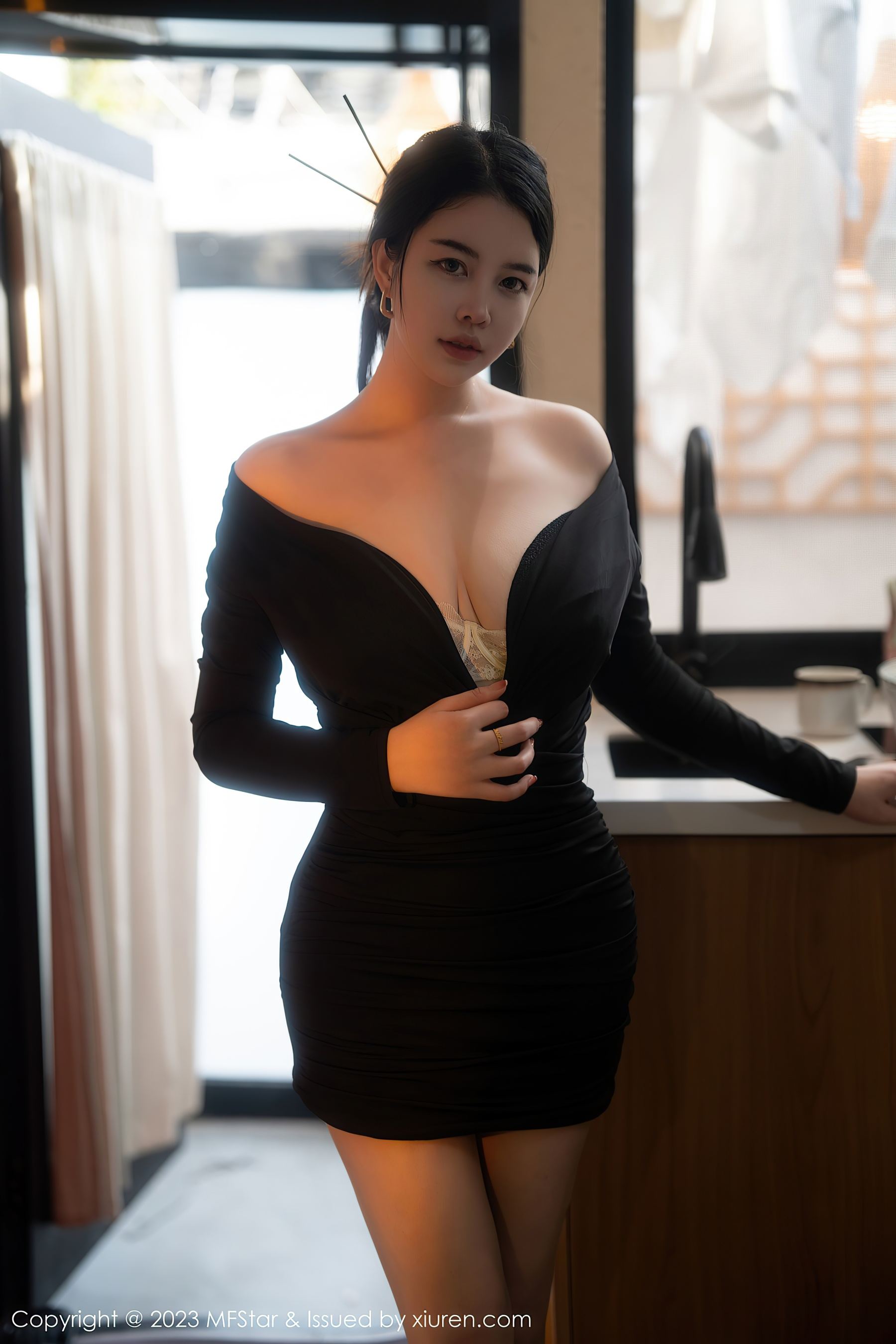 模范学院 VOL.596 樱桃小犊子 丰腴美臀插图4