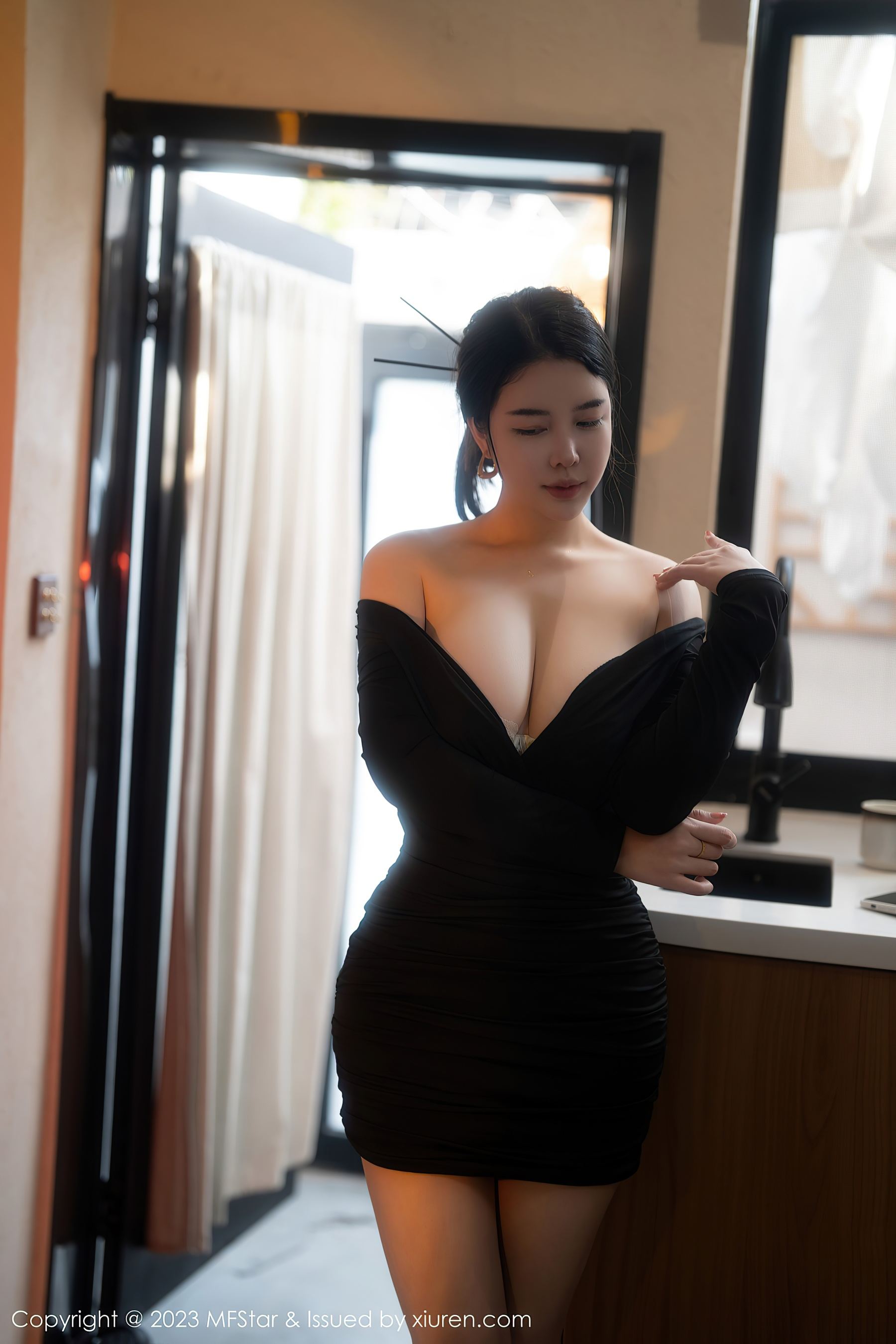 模范学院 VOL.596 樱桃小犊子 丰腴美臀插图7