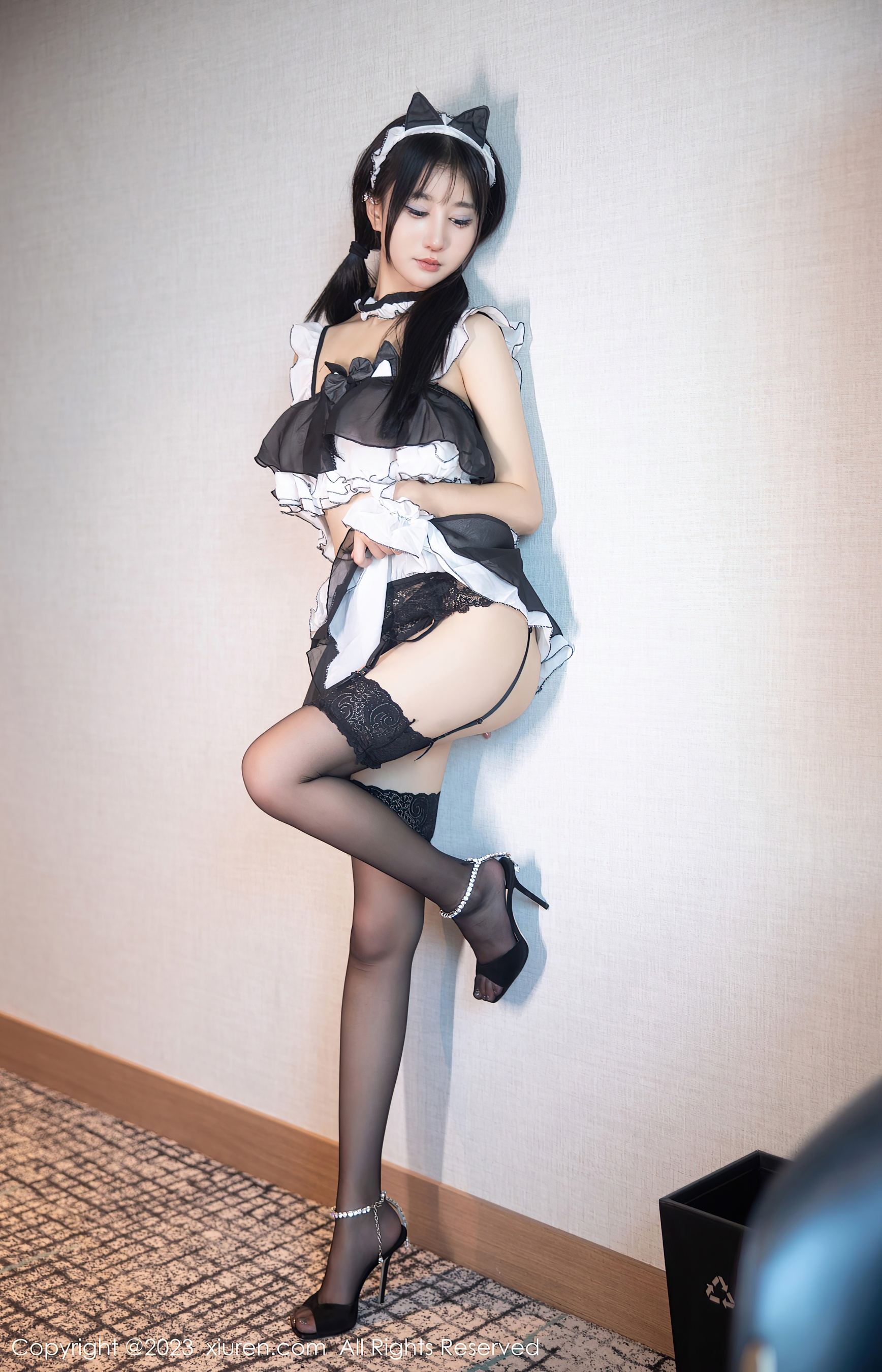 秀人网 No.6795 小果冻儿 黑丝美腿插图2