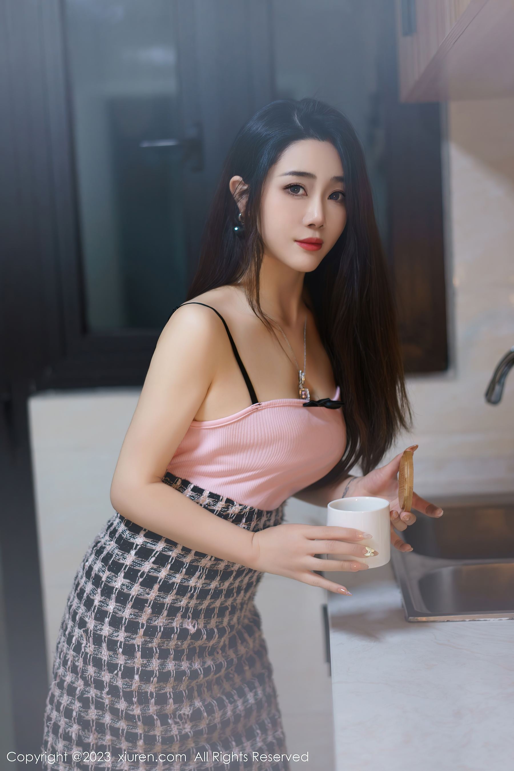 秀人网 No.6799 严利娅Yuliya 丰腴美臀