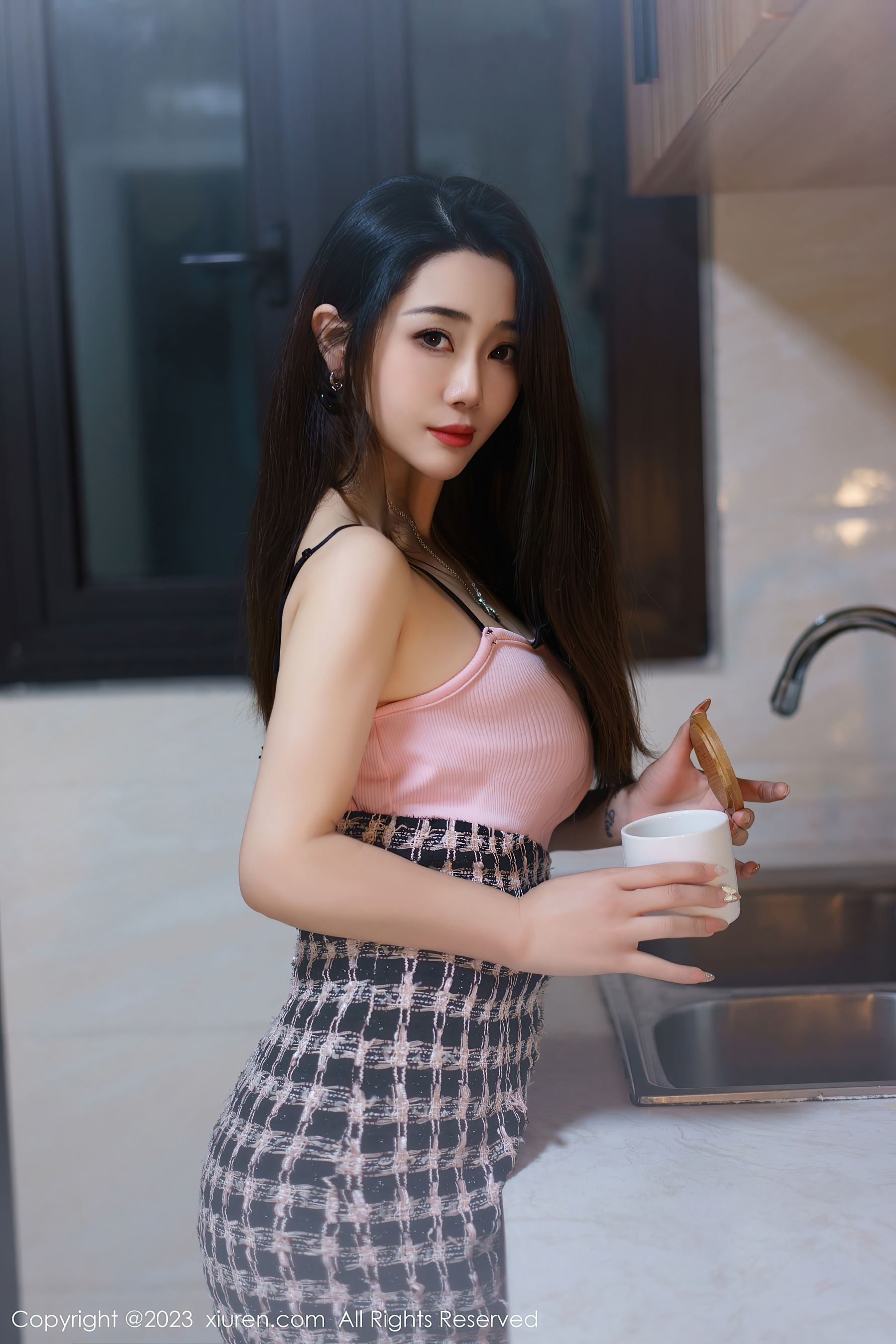 秀人网 No.6799 严利娅Yuliya 丰腴美臀插图1