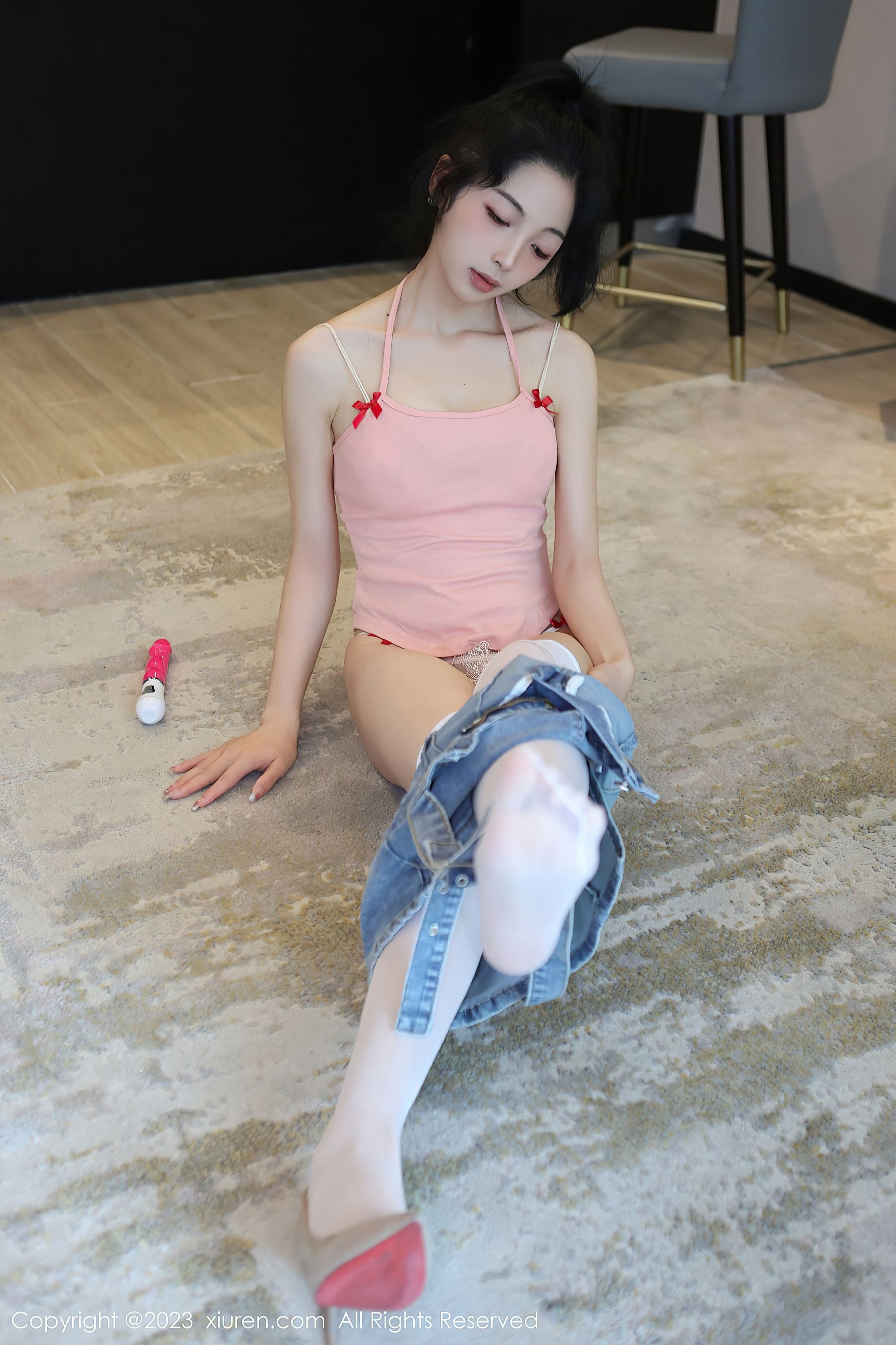 秀人网 No.6816 茜茜Kimi 丝袜美腿插图4