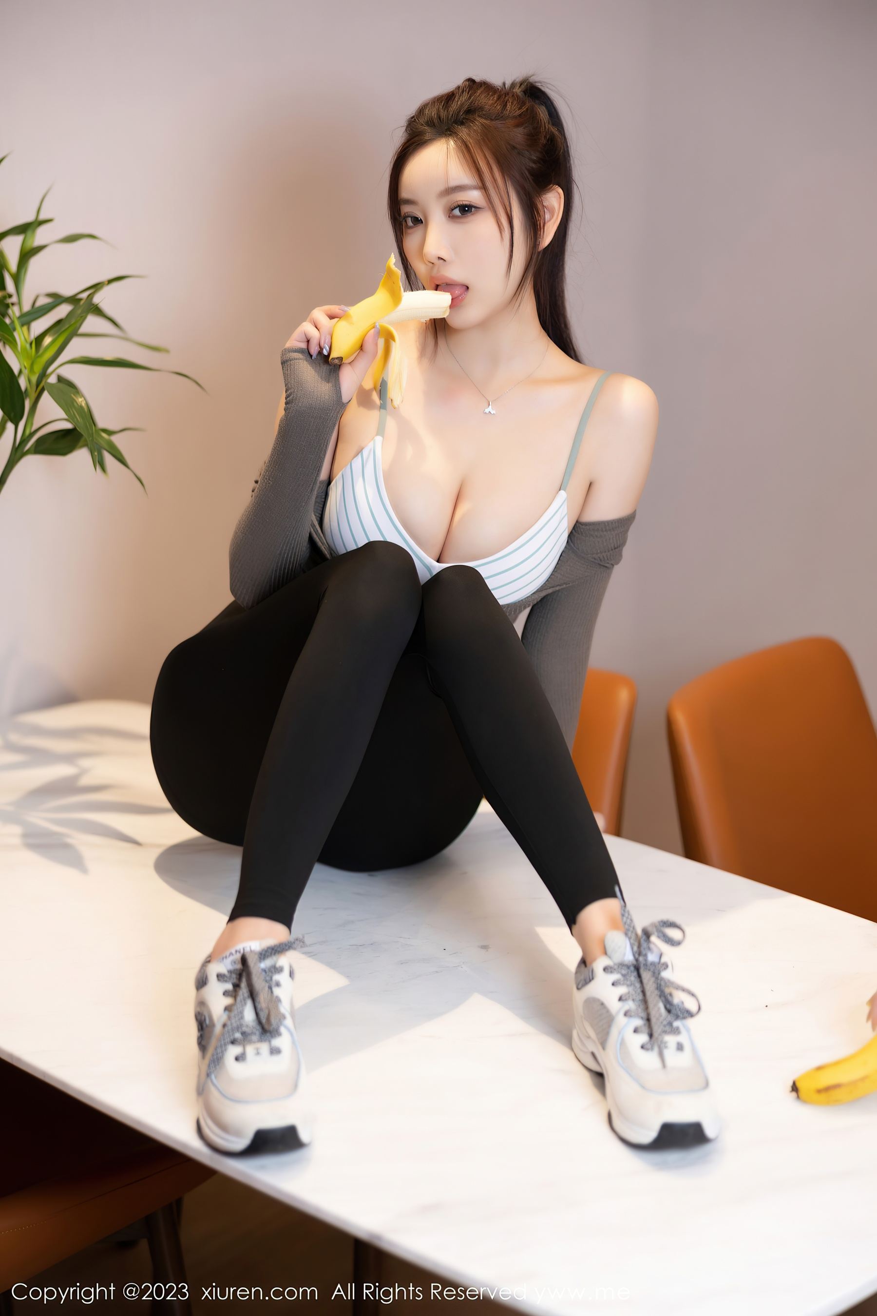 秀人网 No.6825 杨晨晨Yome 瑜伽服美腿插图2