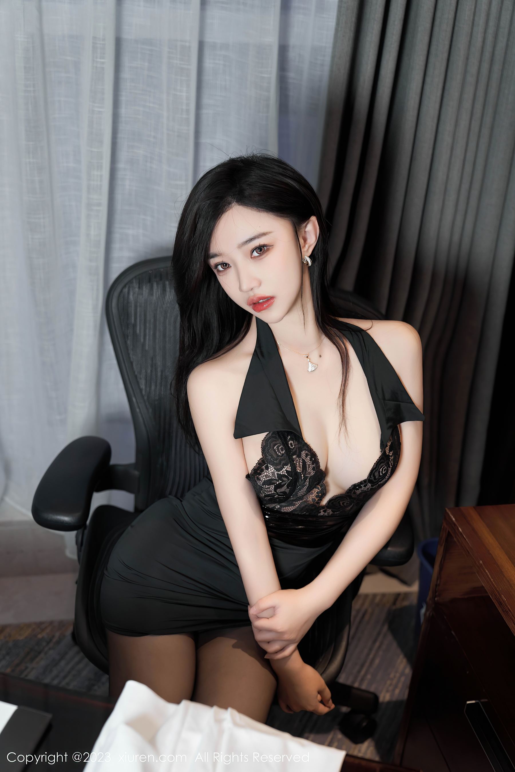 秀人网 No.6900 妙可可Cheese 黑丝美腿插图5