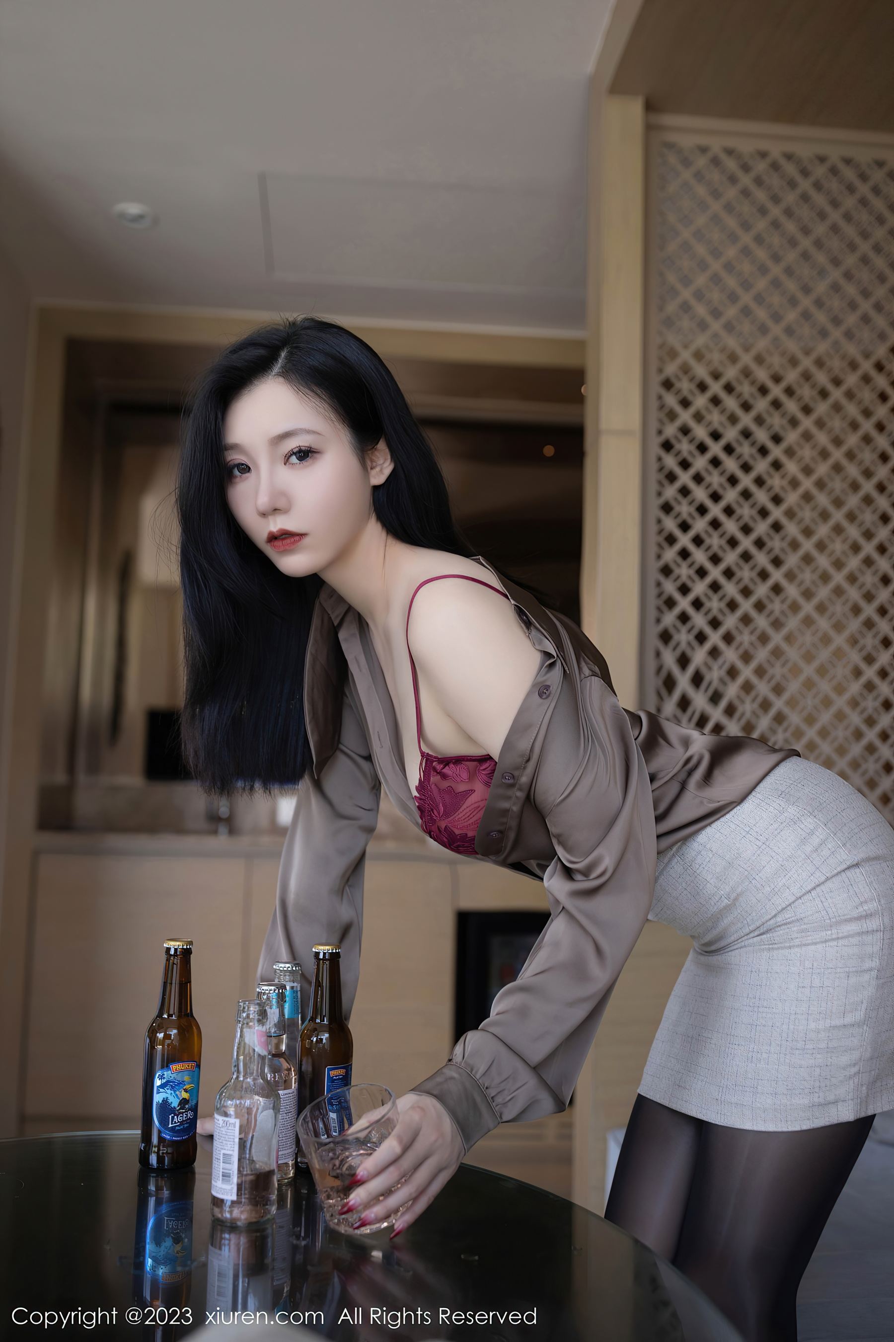 秀人网 No.6951 安然anran 短裙黑丝插图1