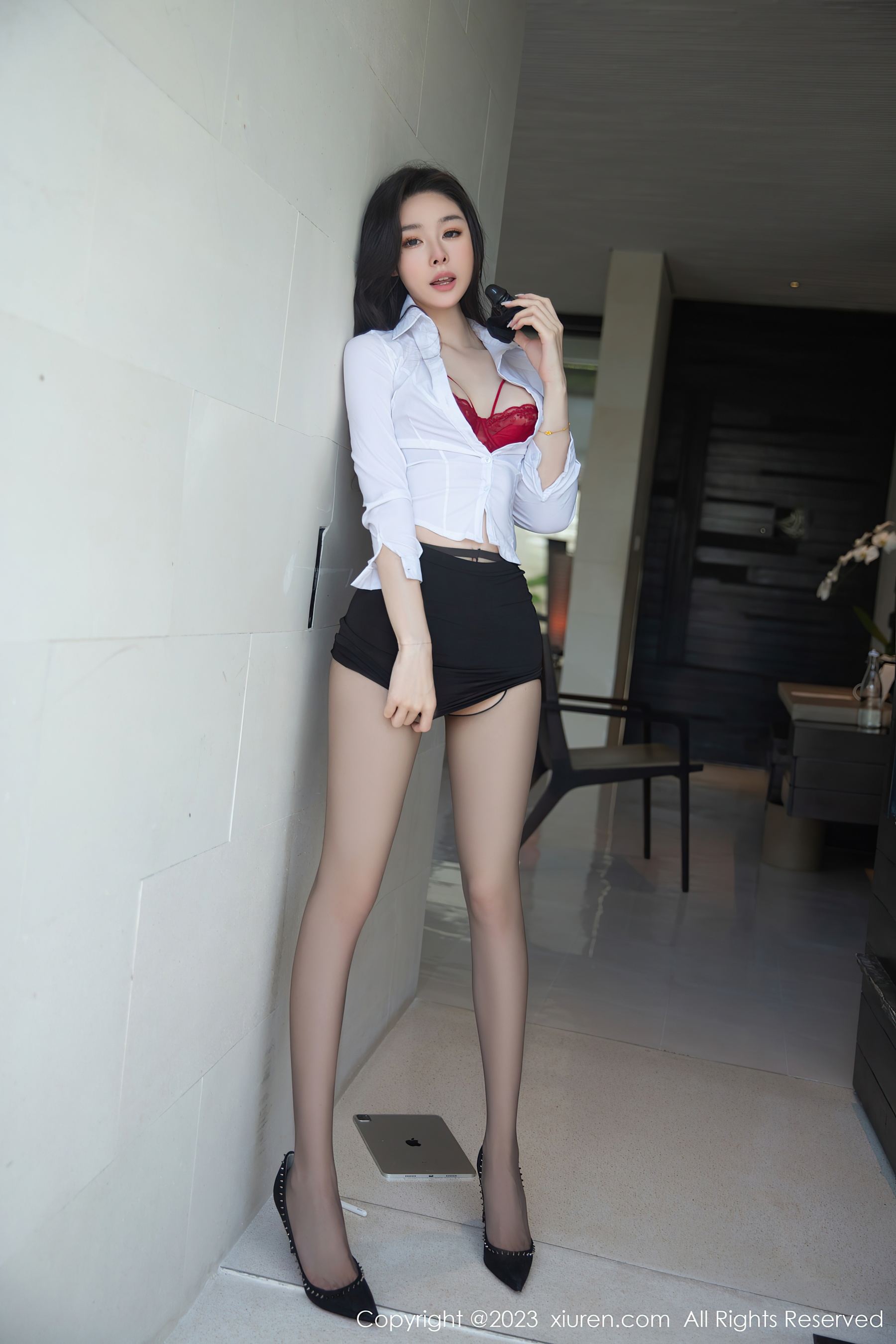 秀人网 No.6960 是小逗逗 丝袜美腿插图