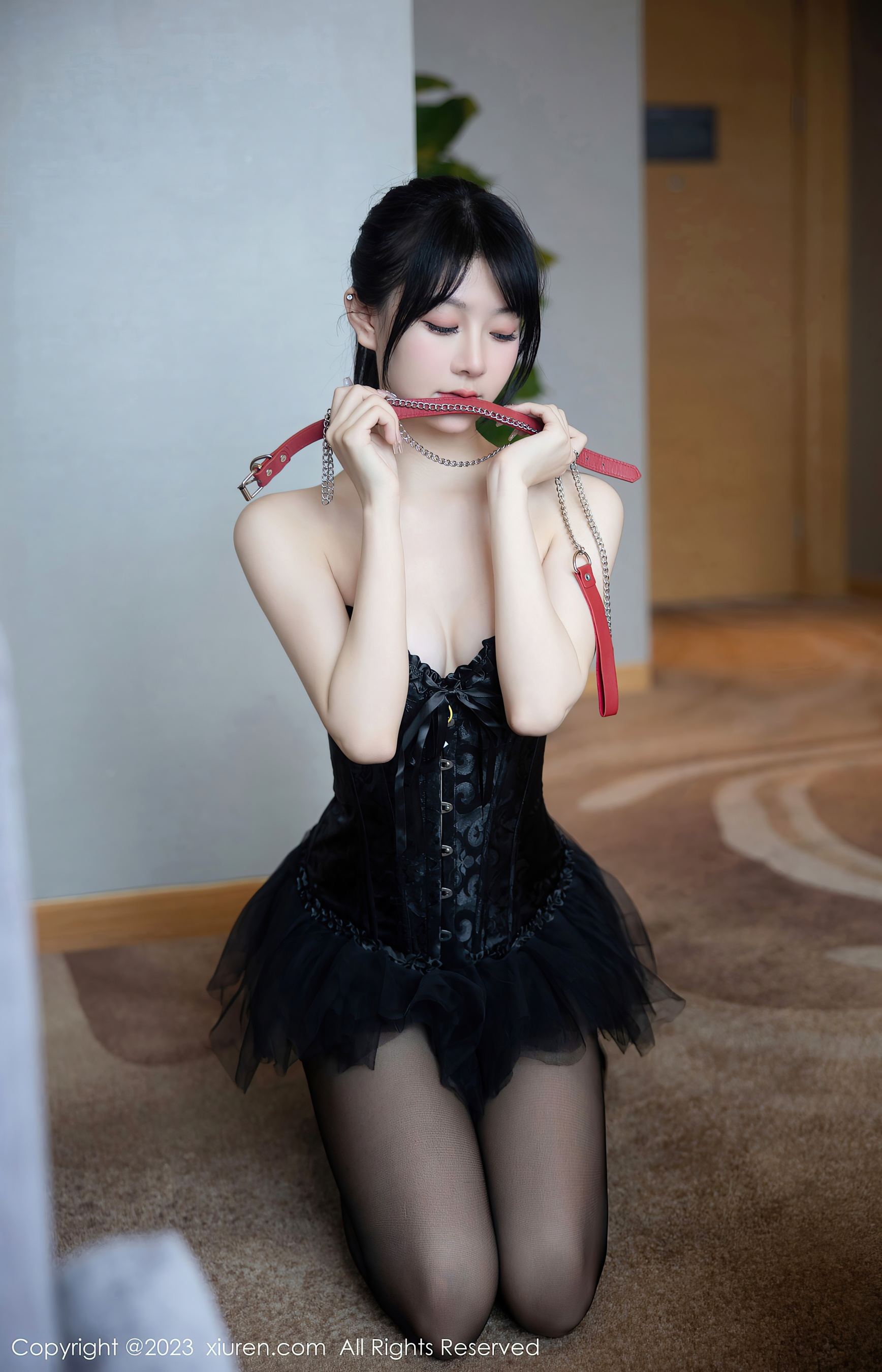 秀人网 No.6961 幼幼 黑丝美腿插图1