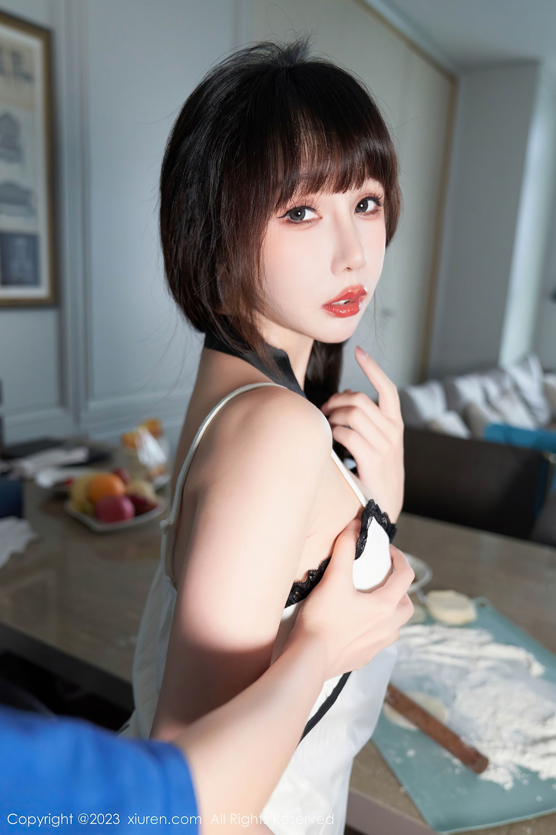 秀人网 No.6975 波巧酱 美腿妩媚插图1
