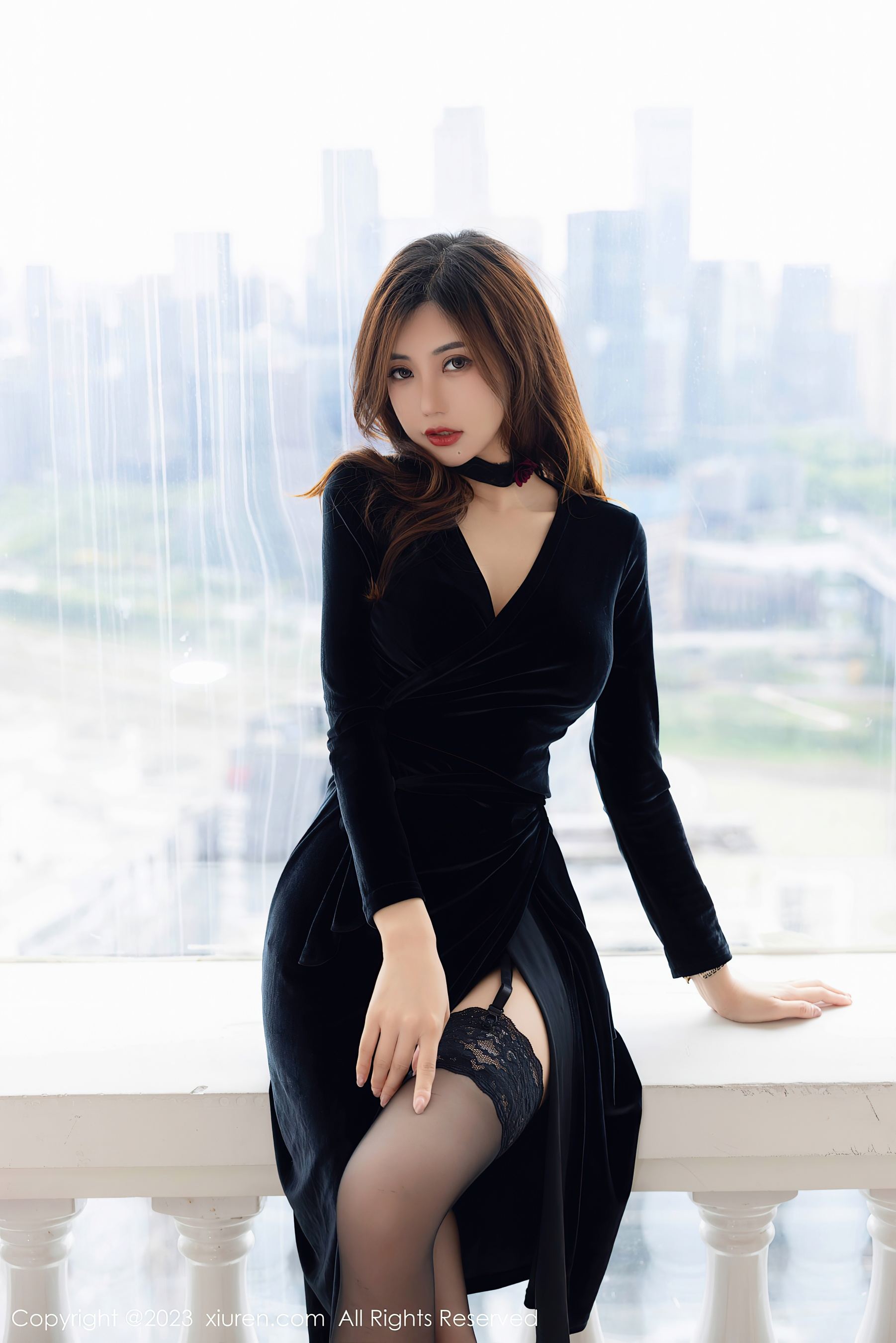 秀人网 No.7005 绮里嘉ula 黑丝美腿插图2